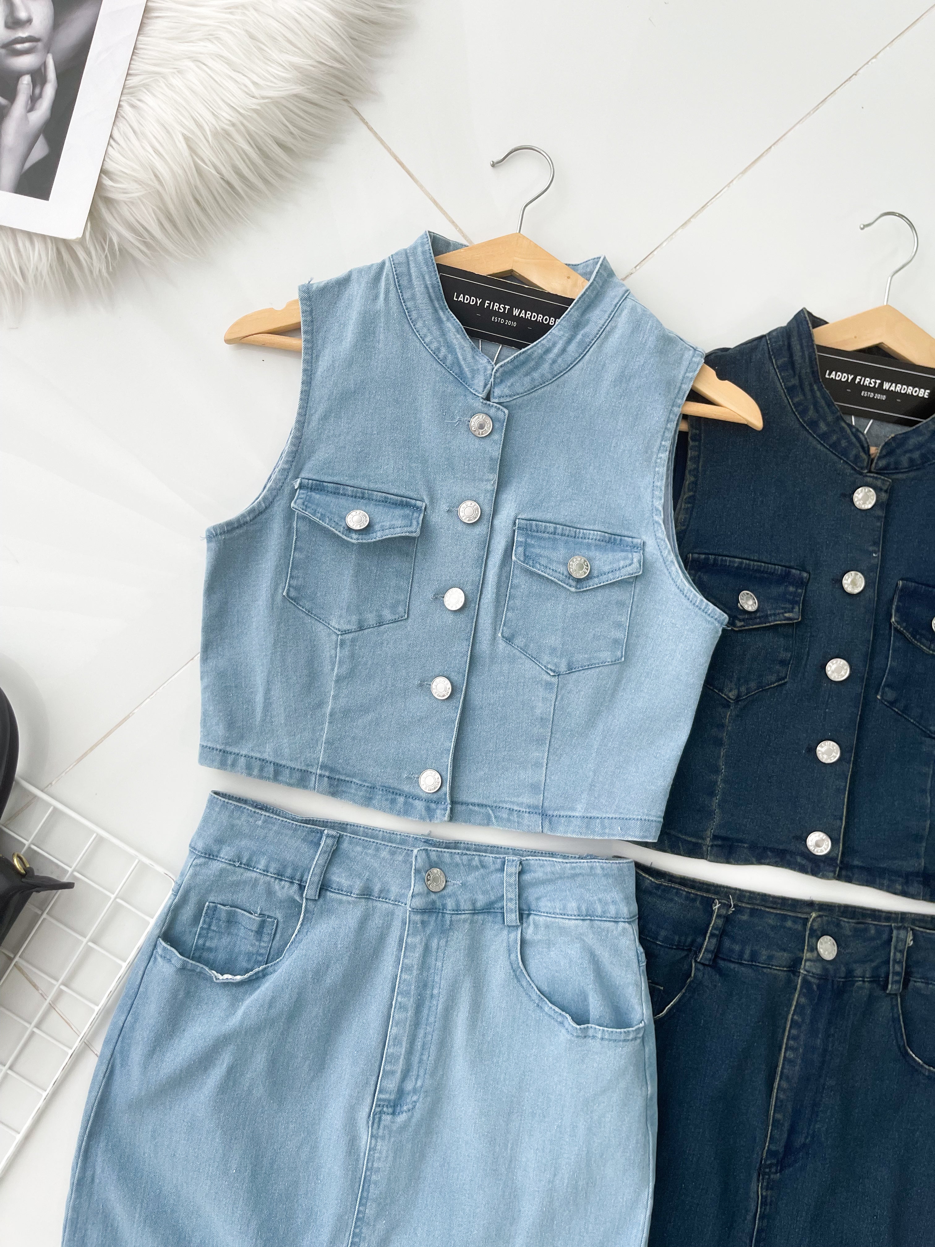 【SS21723 / 37601】高品质两件式韩系御姐风气质牛仔套装 马甲式牛仔上衣➕侧边开叉设计牛仔高腰长裙❤️❤️【B-R1-C4】