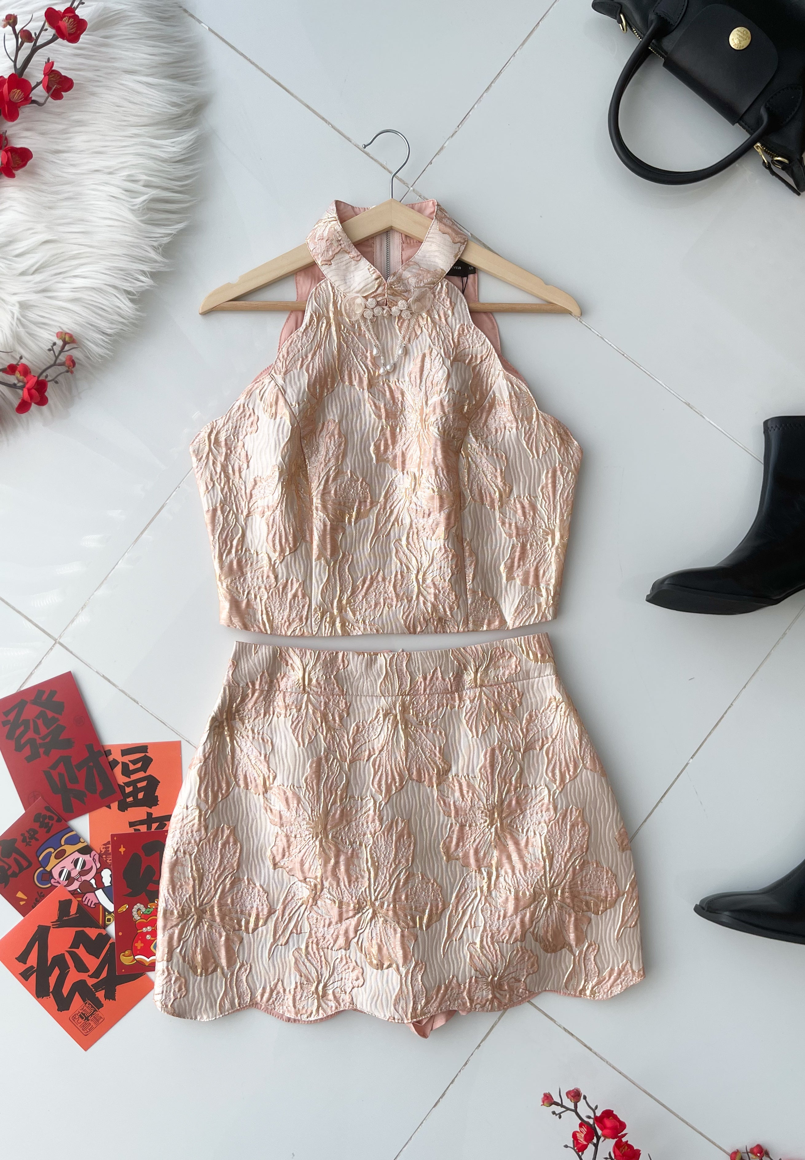 【SS528042】高品质两件式浮雕提花旗袍套装 CUT IN无袖提花旗袍上衣➕提花高腰裙子，内层有里布短裤 ❤️❤️