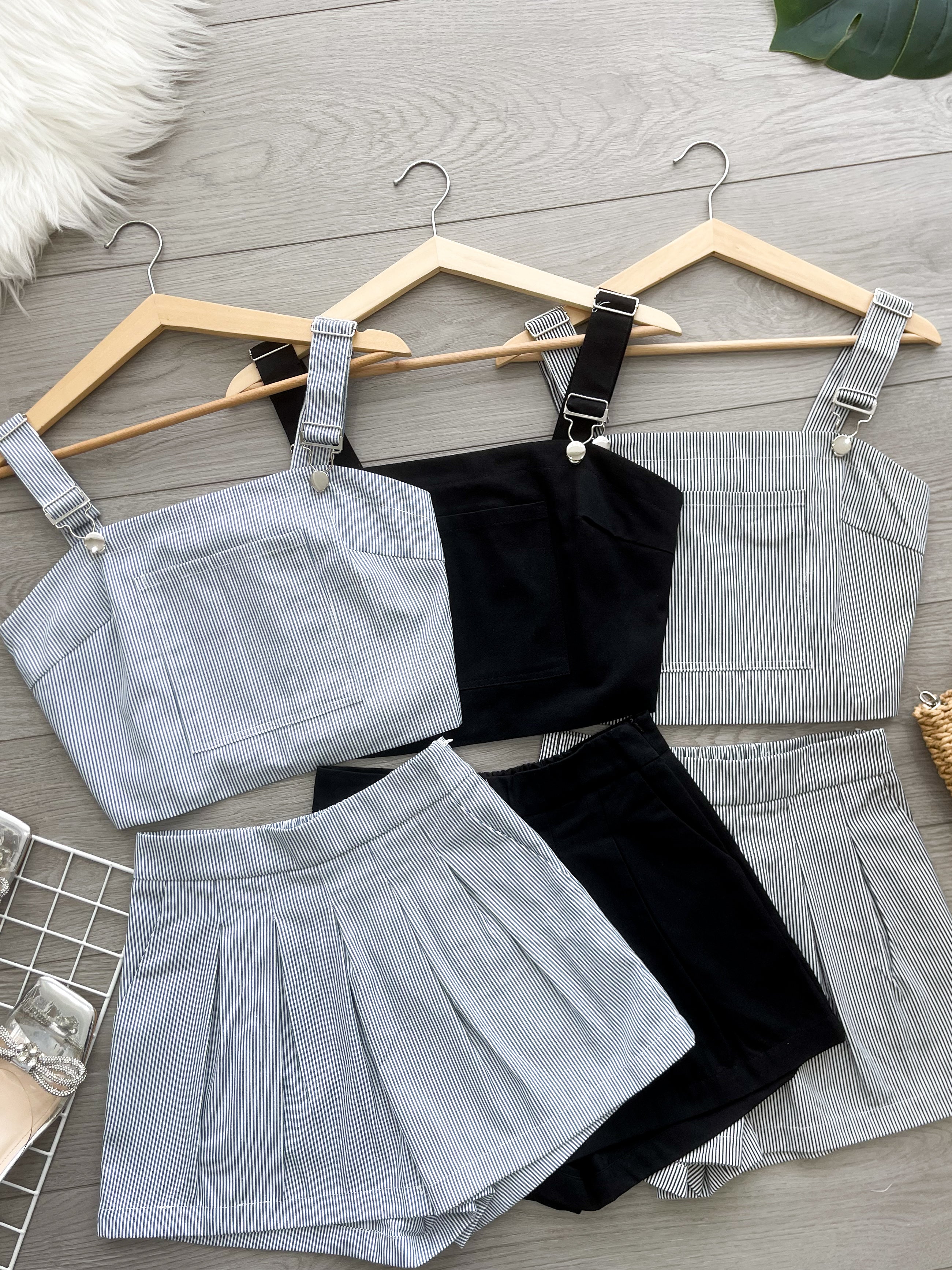 【SS21681 / 16920】【补厂家现货⚡️⚡️】高品质两件式减龄款简约牛子百搭套装 自调吊带短版上衣➕宽腿牛仔高腰百搭短裤，有口袋 ❤️❤️