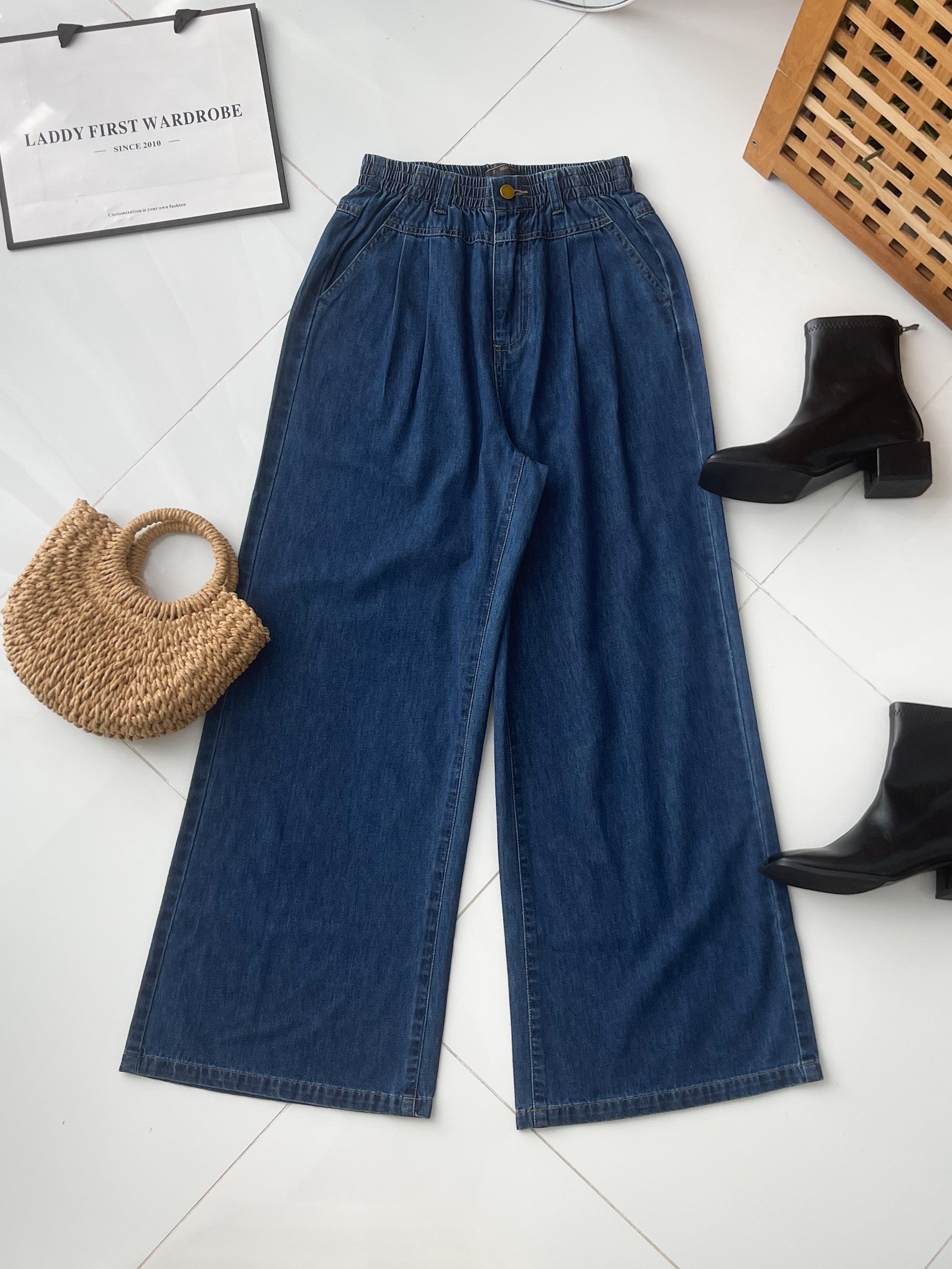 【L21215】【补厂家现货⚡⚡】高品质气质感复古风阔腿宽脚直筒牛仔长裤，有口袋 ❤️❤️