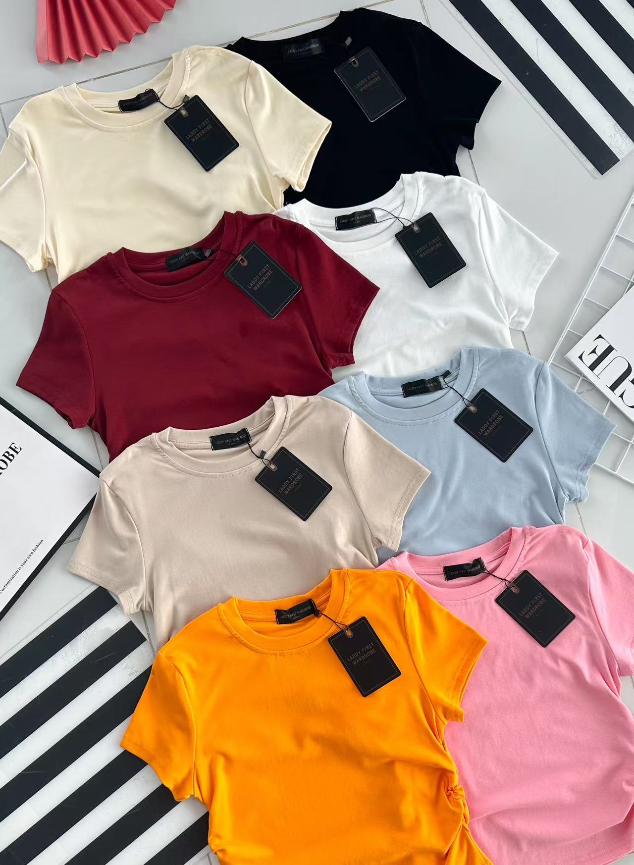 【T1061-1】🧧 宠粉福利回馈 🧧  独家爆款高品质纯棉弹力圆领短袖简约日常百搭款上衣，两侧收腰设计 #衣柜必入手百搭款 ❤❤