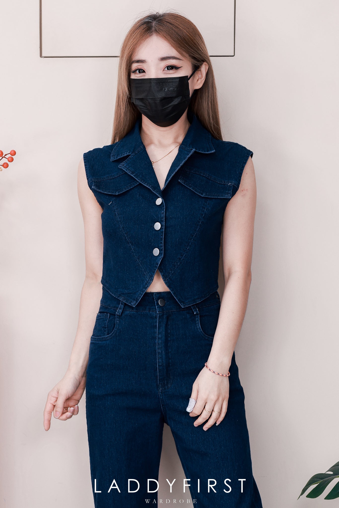 【SS520263】高品质质两件式韩式御姐风马甲式COTTON JEANS牛仔套装 马甲式牛仔上衣➕牛仔直筒高腰长裤，有口袋❤️❤️