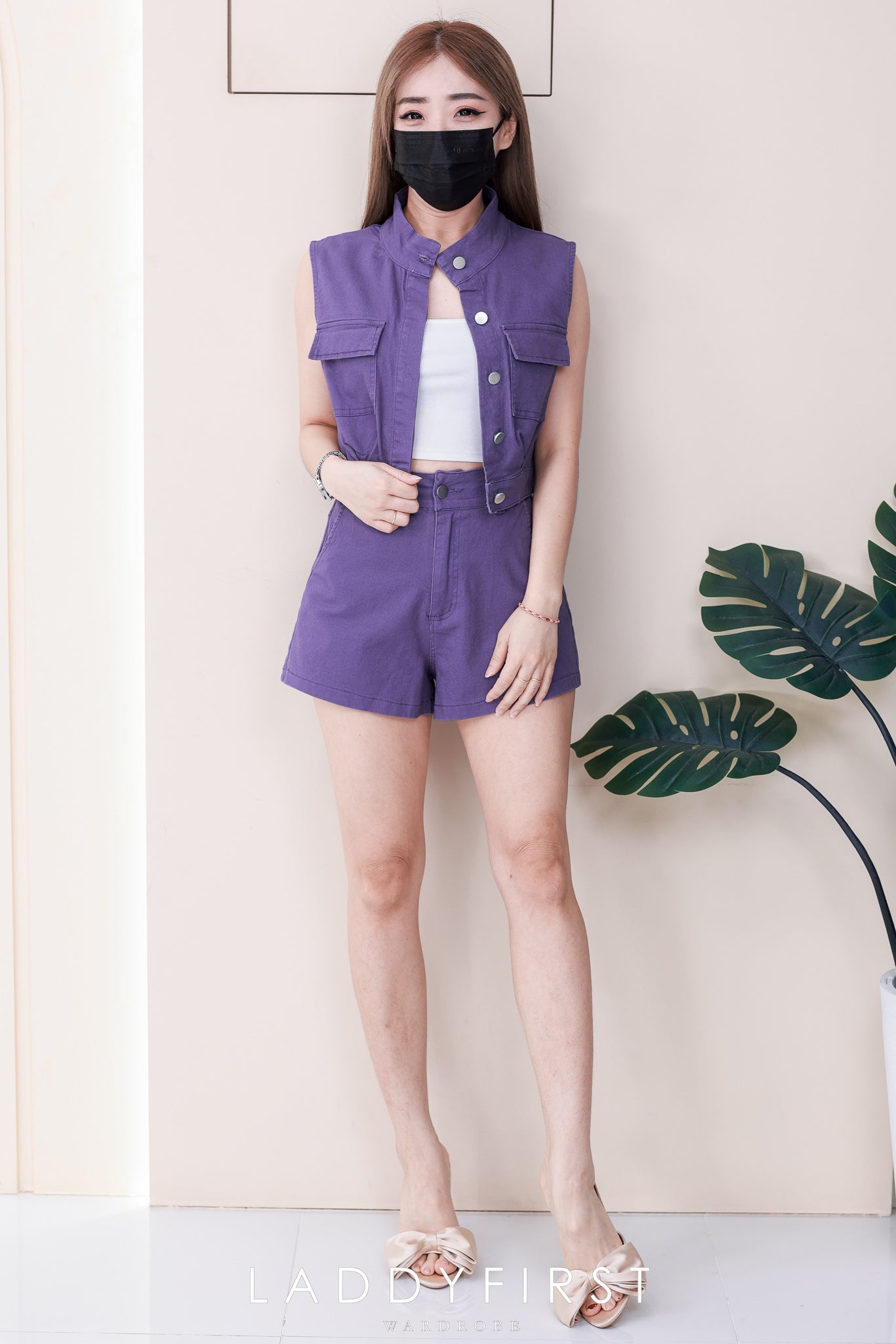【SS121520】高品质两件式COTTON JEANS牛仔套装 马甲无袖上衣外套➕牛仔高腰短裤，有口袋 背面松紧弹力 ❤️❤️