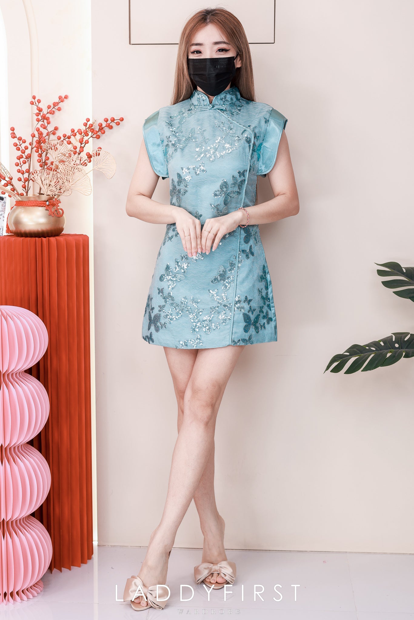 【D81565 / 62557】高品质贵气精美亮片蝴蝶结设计缎面旗袍连身裙子 ❤❤