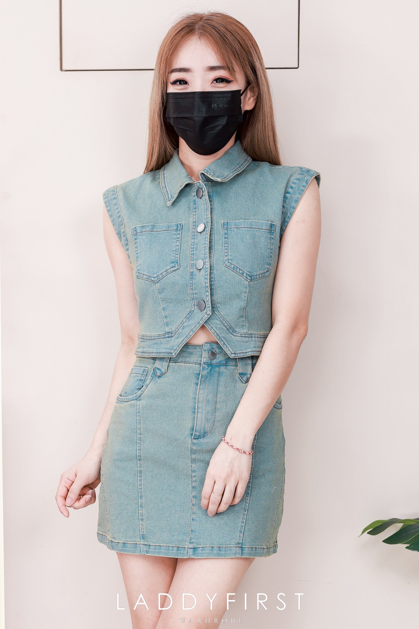 【SS21734 / 19783】高品质两件式韩系COTTON JEANS牛仔时尚套装 翻领出袖牛仔上衣➕A字牛仔高腰百搭裙子，内层有里布短裤，有口袋 ❤️❤️