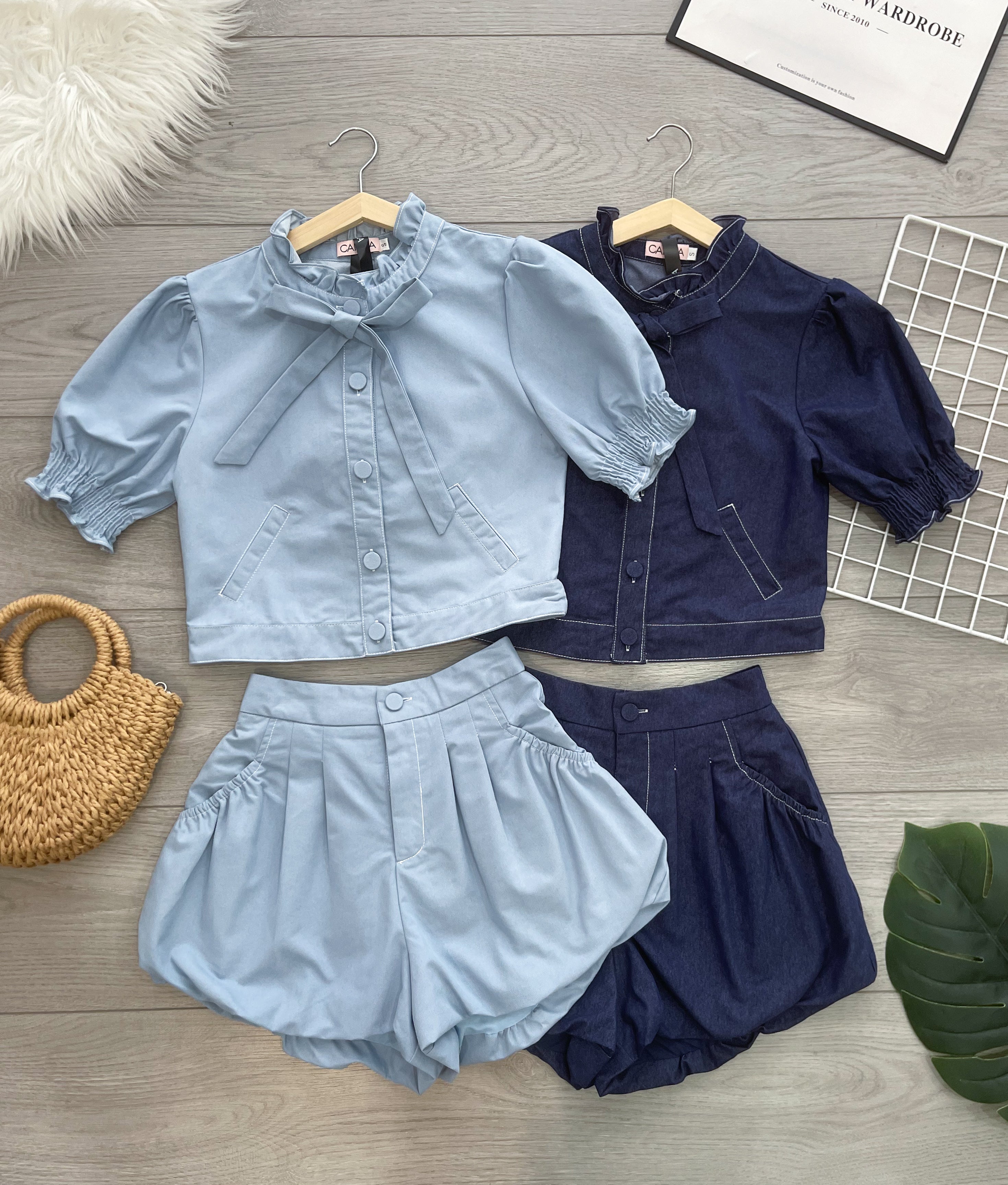 【SS21730 / 16932-1】⚡补货预订款⚡高品质两件式欧美风时尚牛仔套装 泡泡袖牛仔上衣➕牛仔花苞高腰短裤，有口袋 ❤️❤️