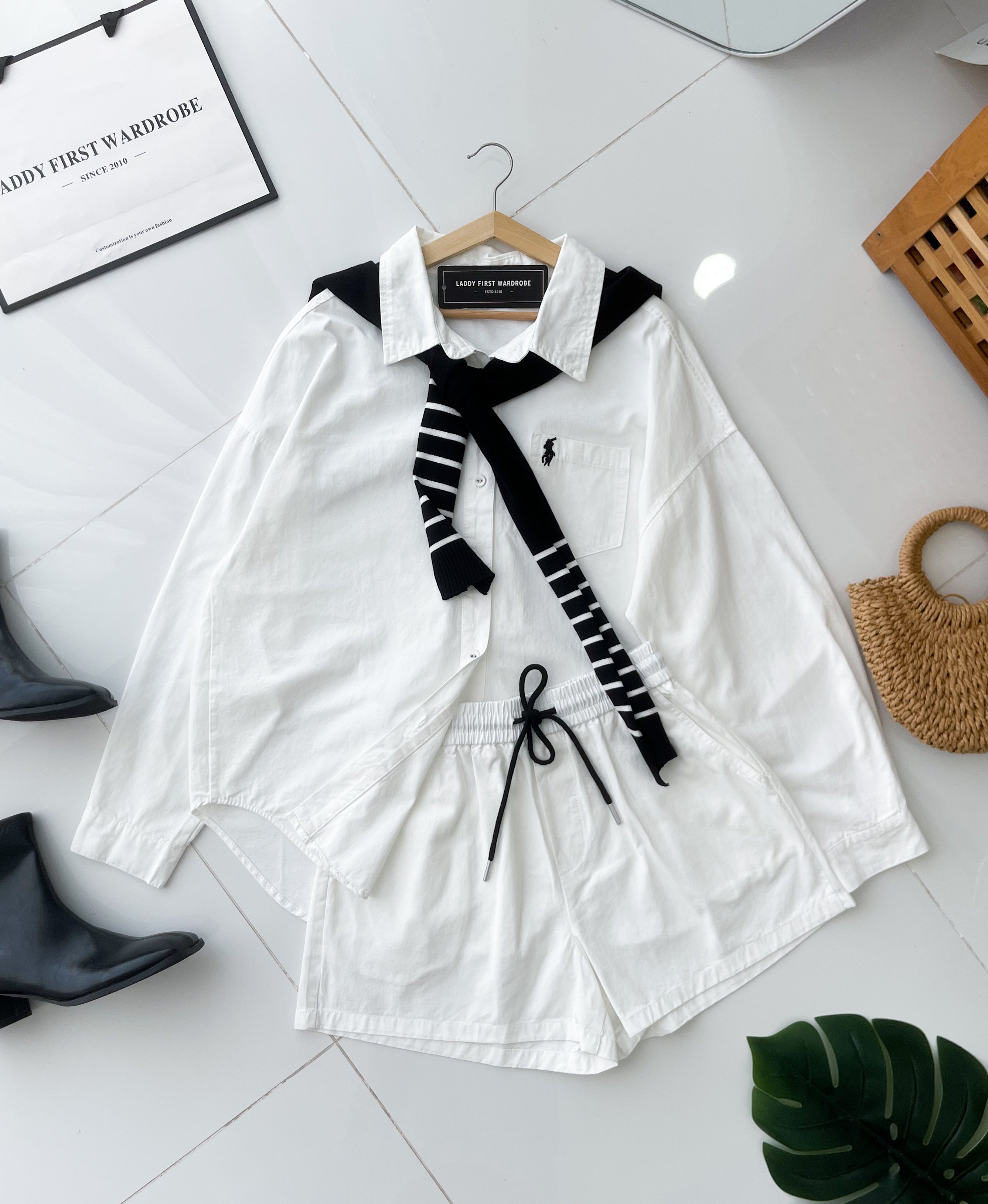 【SS8620】高品质两件式韩式牛仔简约休闲百搭套装 翻领长袖牛仔上衣➕松紧腰弹力牛仔短裤，有口袋 ❤️❤️