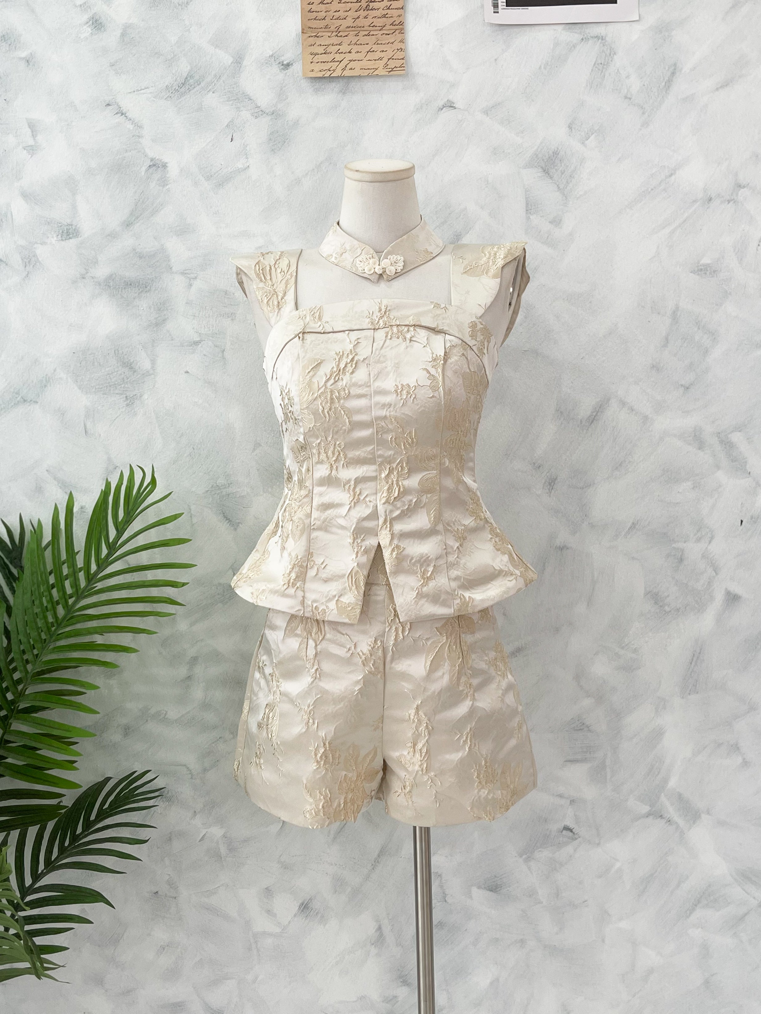 【SS21810 / 37472】高品质两件式高档气质国风新中式提花旗袍套装 无袖肩带旗袍上衣➕提花高腰短裤，有口袋 ❤️❤️