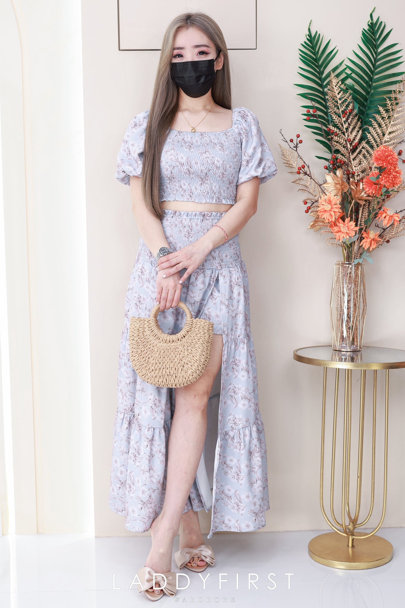 【SS110829】两件质浪漫温柔风summer小碎花套装 泡泡袖短版上衣➕层次蛋糕开叉设计碎花长裙，内层有短裤 ❤️❤️