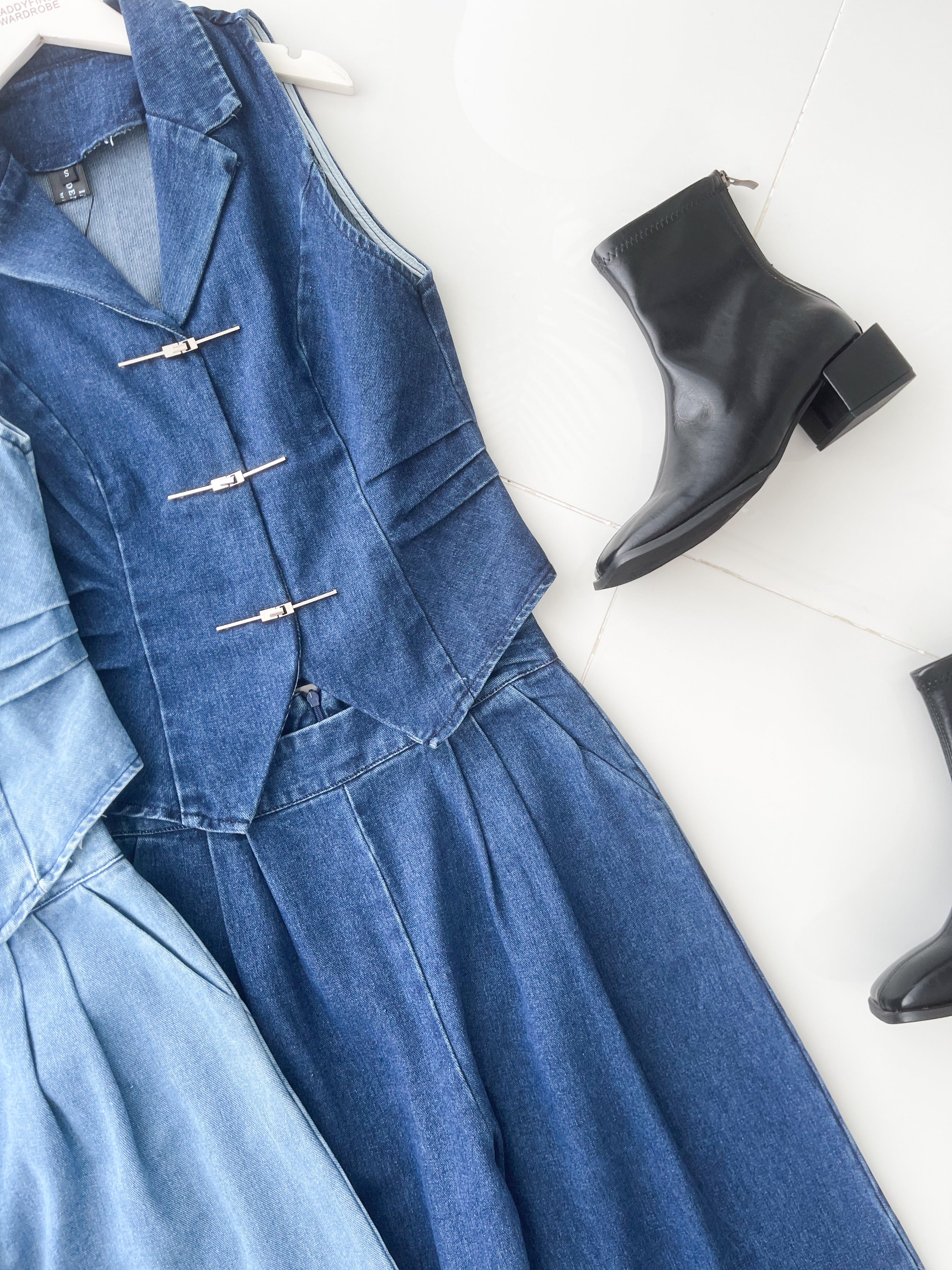 【SS6867】高品质两件式气质感马甲式牛仔套装 马甲式牛仔上衣➕阔脚直筒高腰牛仔长裤 ❤️❤️