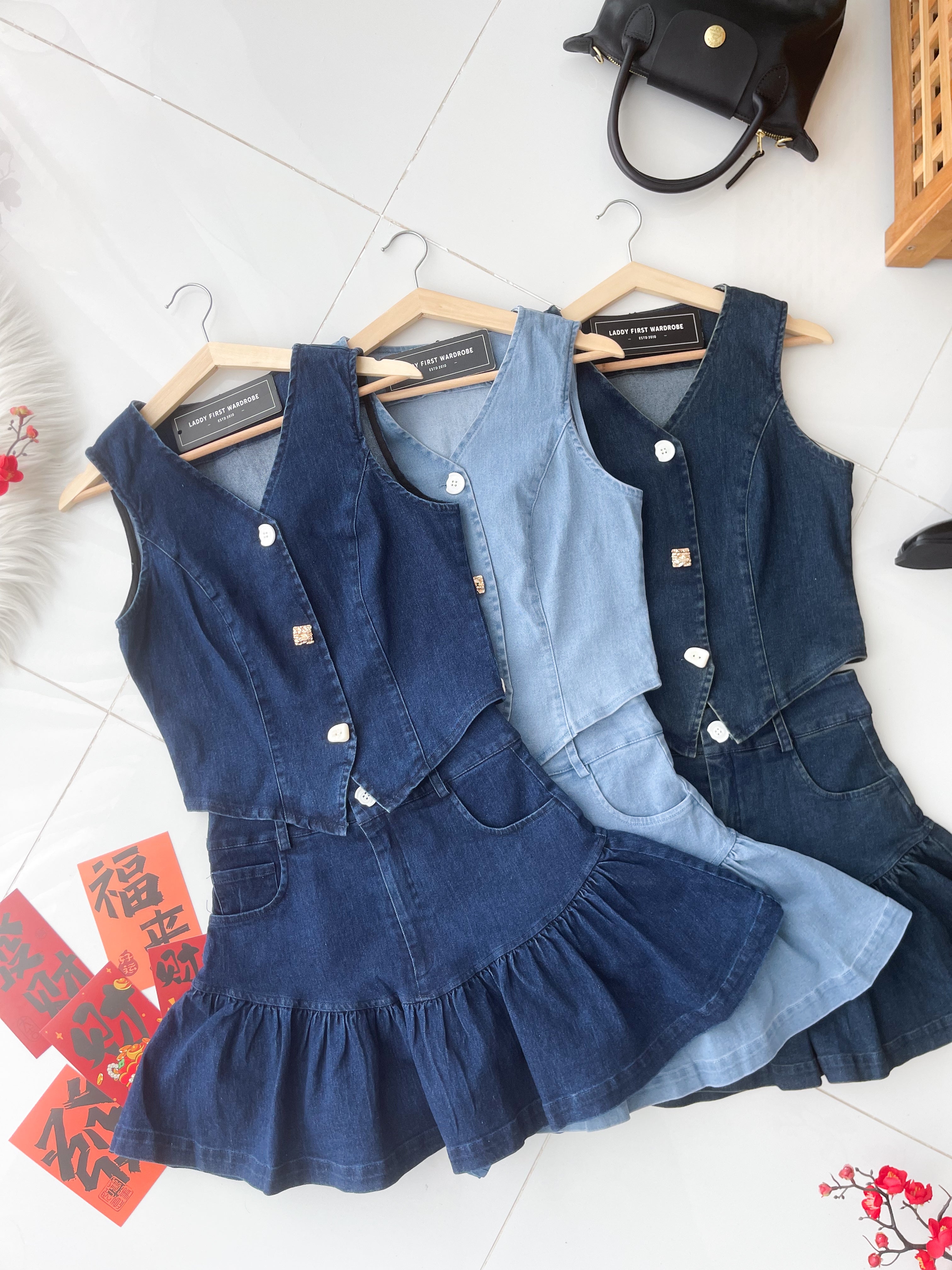 【SS520268】高品质两件式韩式减龄牛仔套装 马甲式无袖牛仔上衣➕减龄牛仔高腰百搭裙子，内层有里布短裤 ❤️❤️