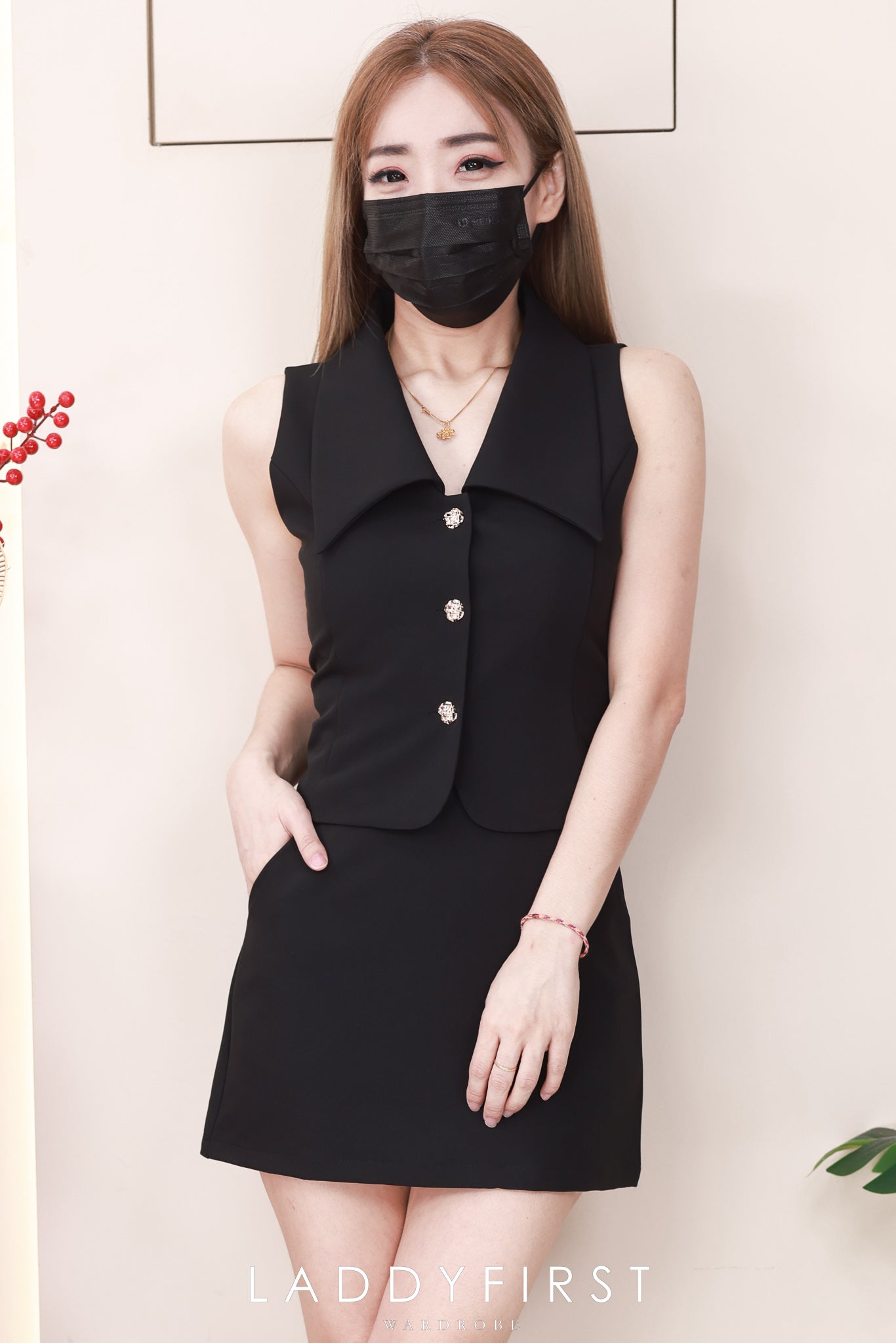 【SS81197】高品质两件式韩式时尚西装时装套装 翻领无袖上衣➕前后A字西装高腰百搭裙子，内层有里布短裤，有口袋 ❤️❤️