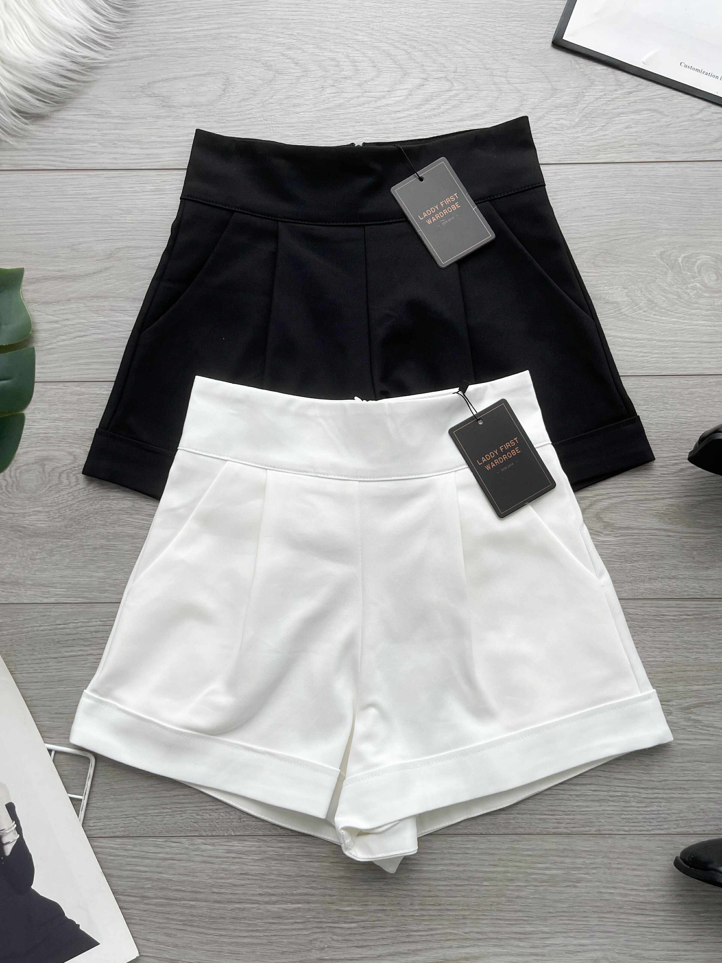 【S6422】✨独家爆单王✨ 独家定制款高品质简约日常西装万能高腰阔腿百搭短裤，有口袋 后中拉链 ❤️❤️ 【D-R1-C4】