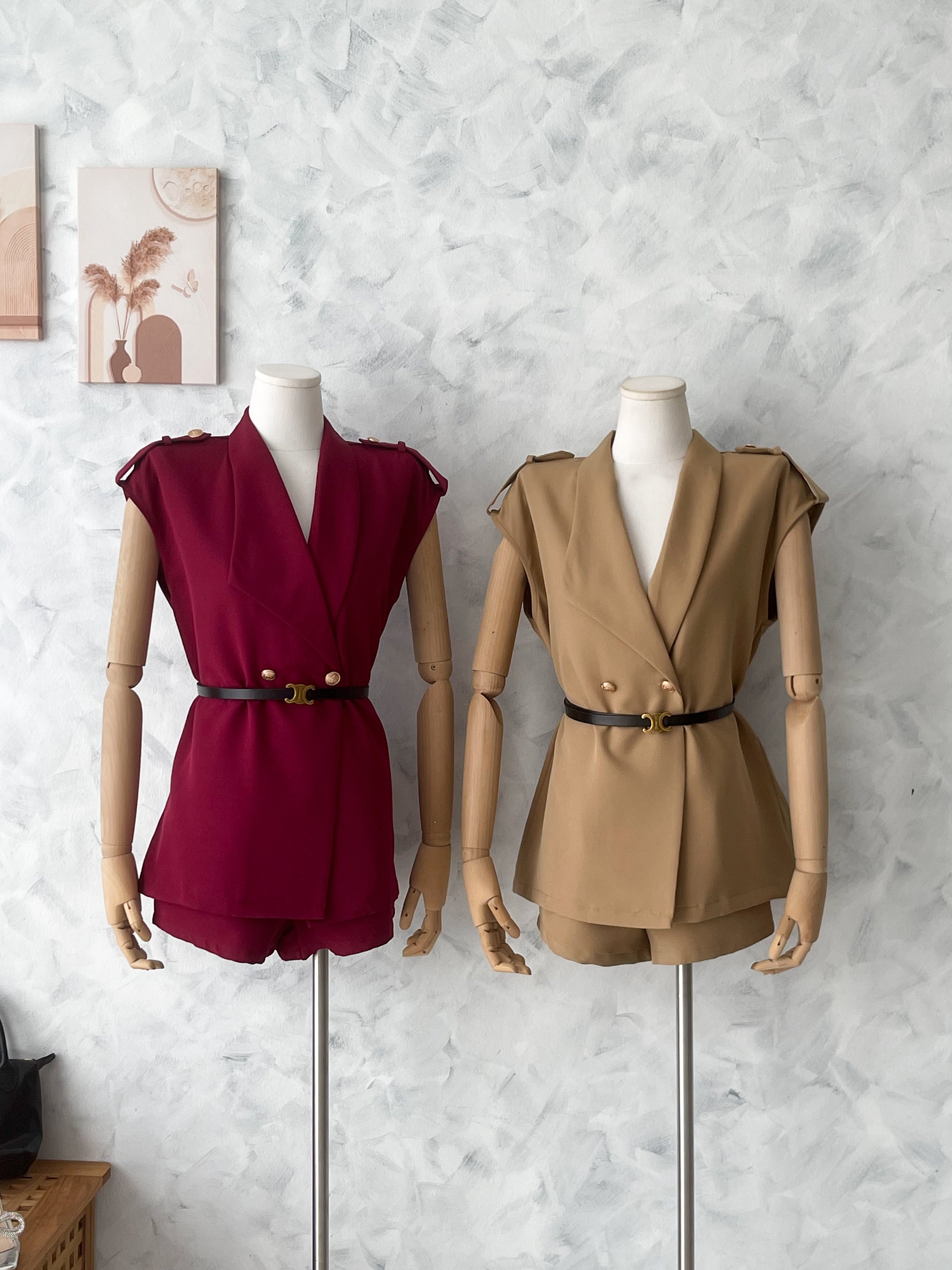 【SS98899】高品质两件式韩风气质西装套装 翻领无袖风衣西装上衣➕西装高腰百搭短裤，有口袋 ❤️❤️