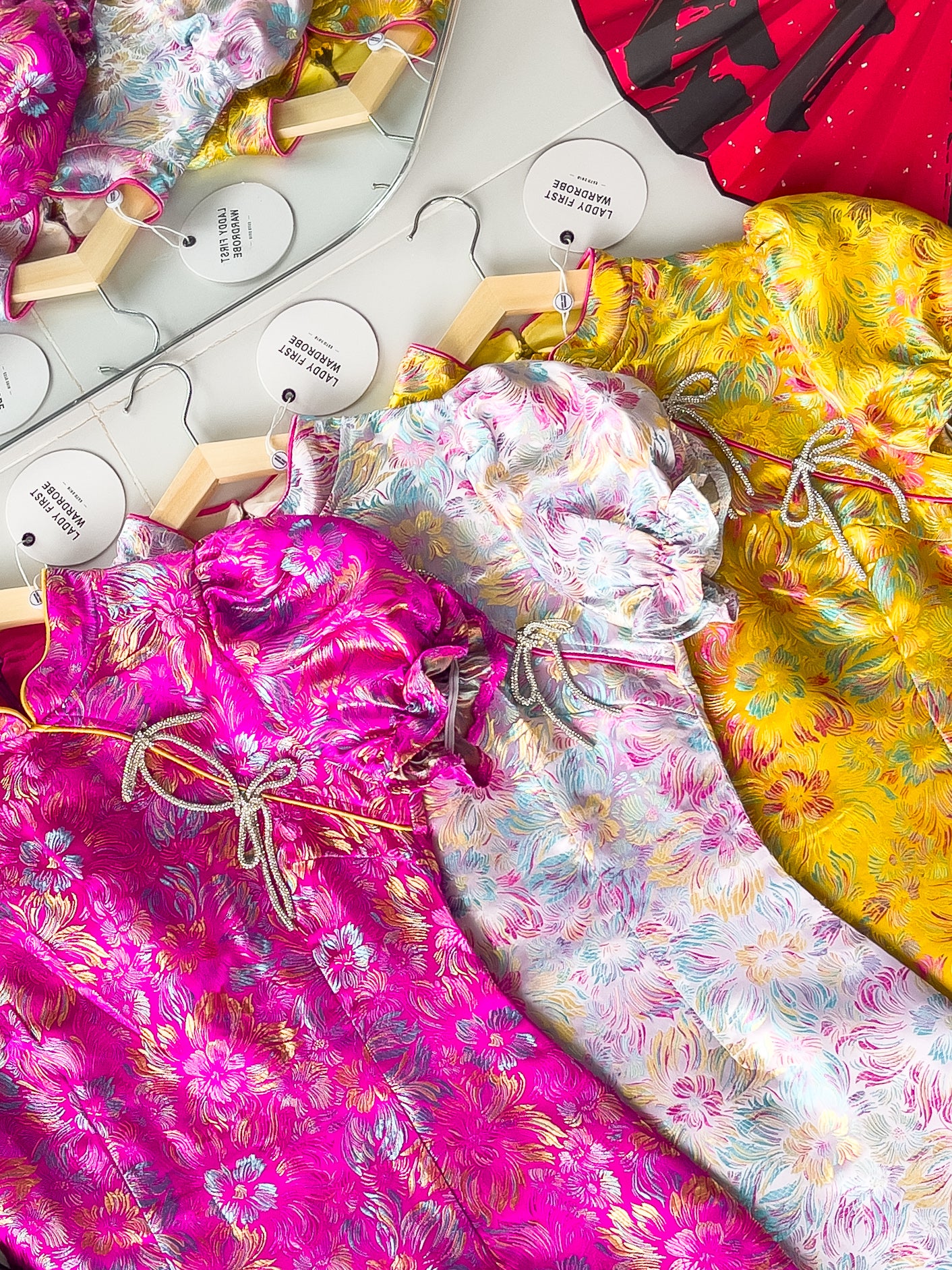 【D8235271】独家爆款优雅气质国风立领泡泡袖显腰身提花旗袍连身裙子，搭配精致蝴蝶结水钻针扣点缀【B-R3-C4】