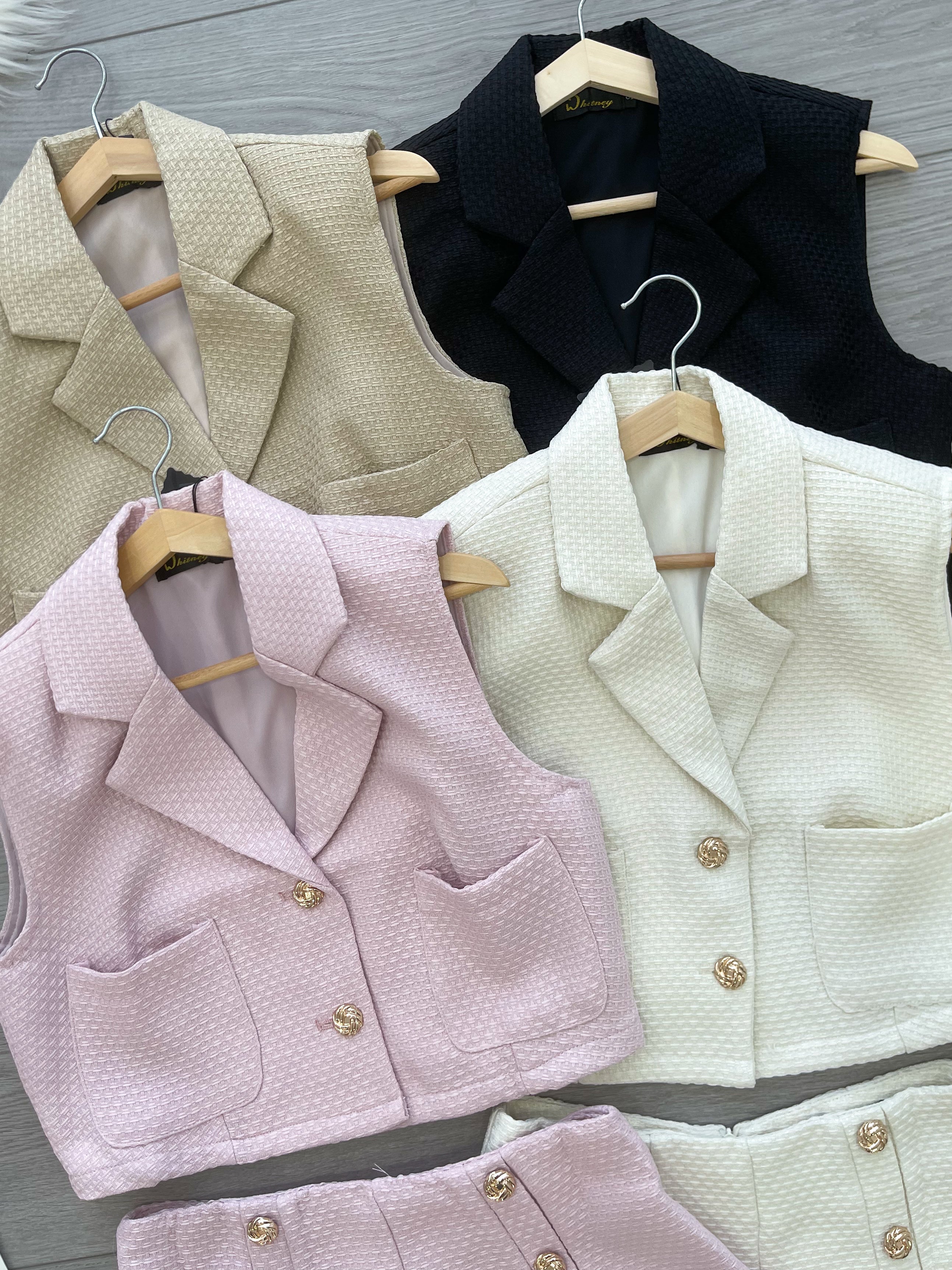 【SS20811】高品质两件式马甲式小香风套装 V翻领小香无袖上衣➕小香风高腰百搭短裤 ❤️❤️
