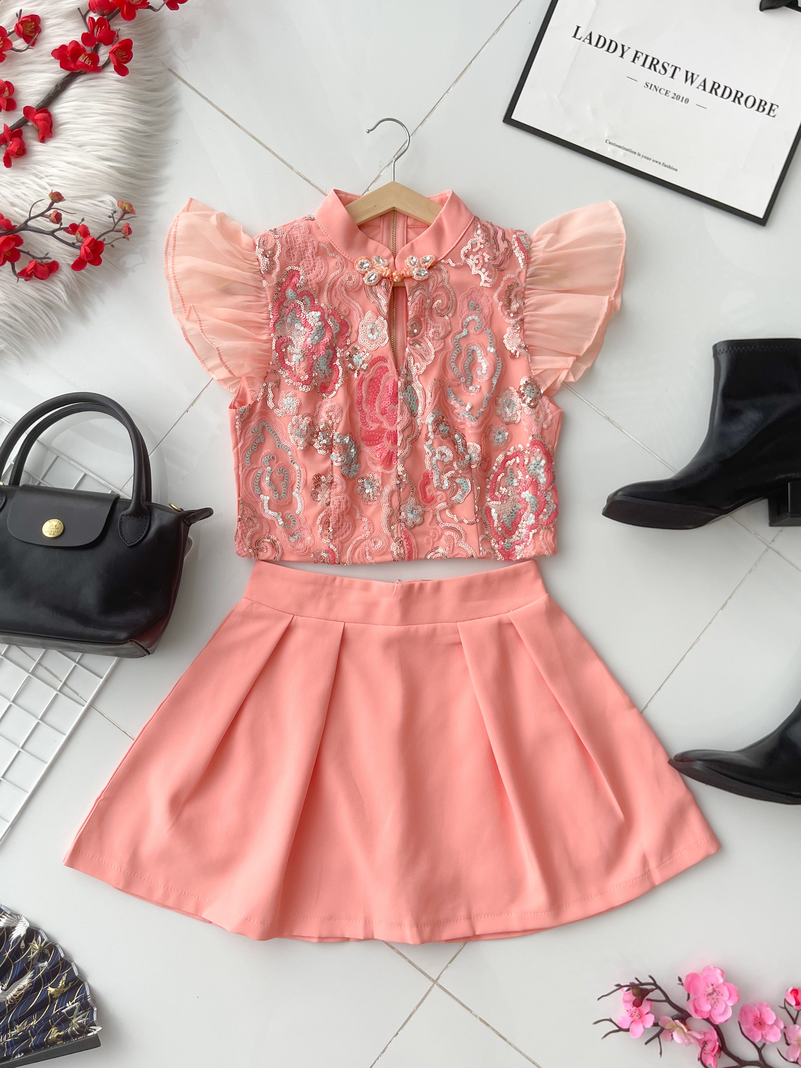 【SS8238811】高品质两件式重工新中式气质旗袍套装 锦棉拼接亮片旗袍上衣➕西装高腰百搭裙子，内层有里布短裤 ❤️❤️【A-R1-C5】