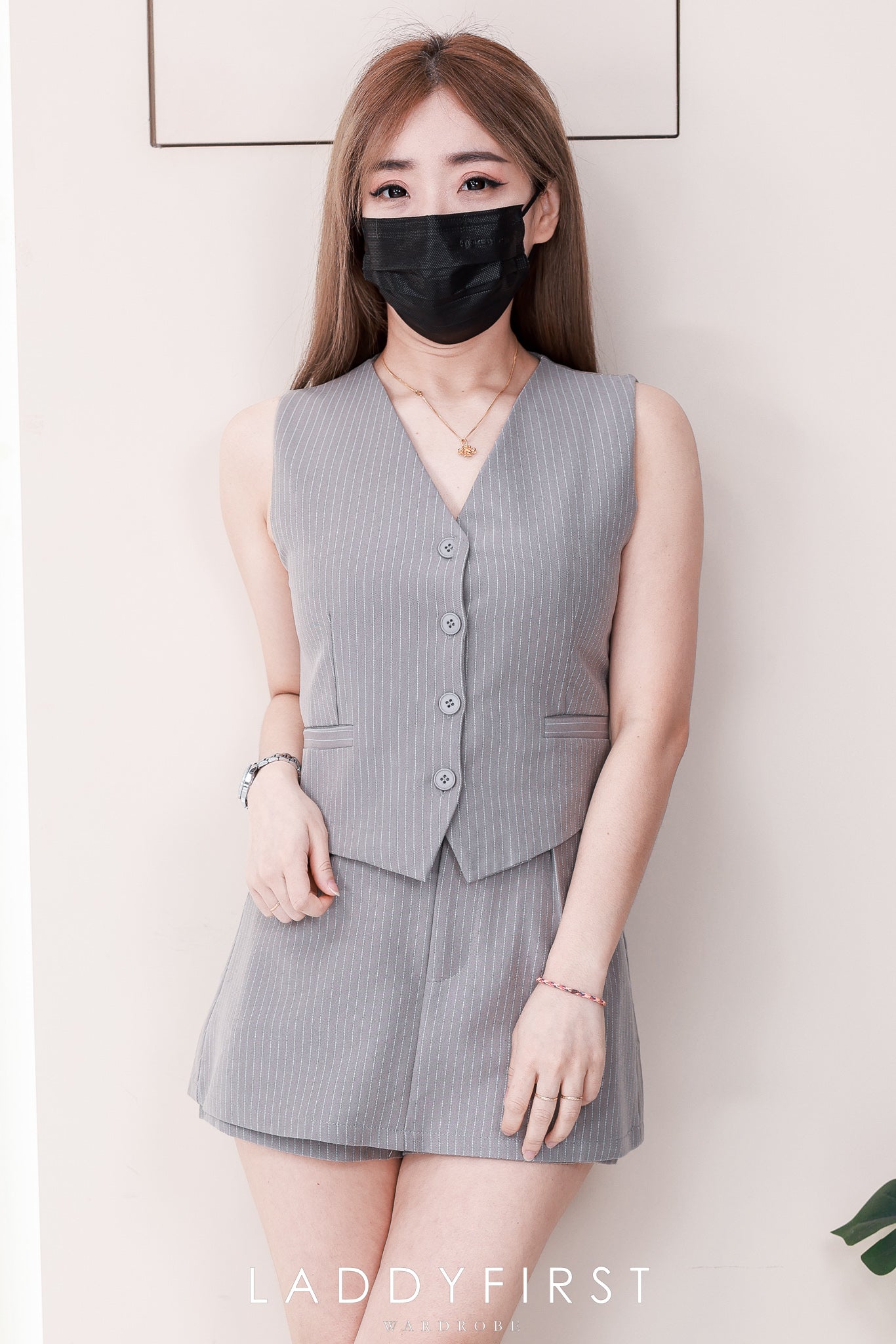 【SS2533】高品质两件式御姐风线条马甲式西装套装 马甲式上衣➕前后裙子高腰百搭裤裙，有口袋 ❤️❤️