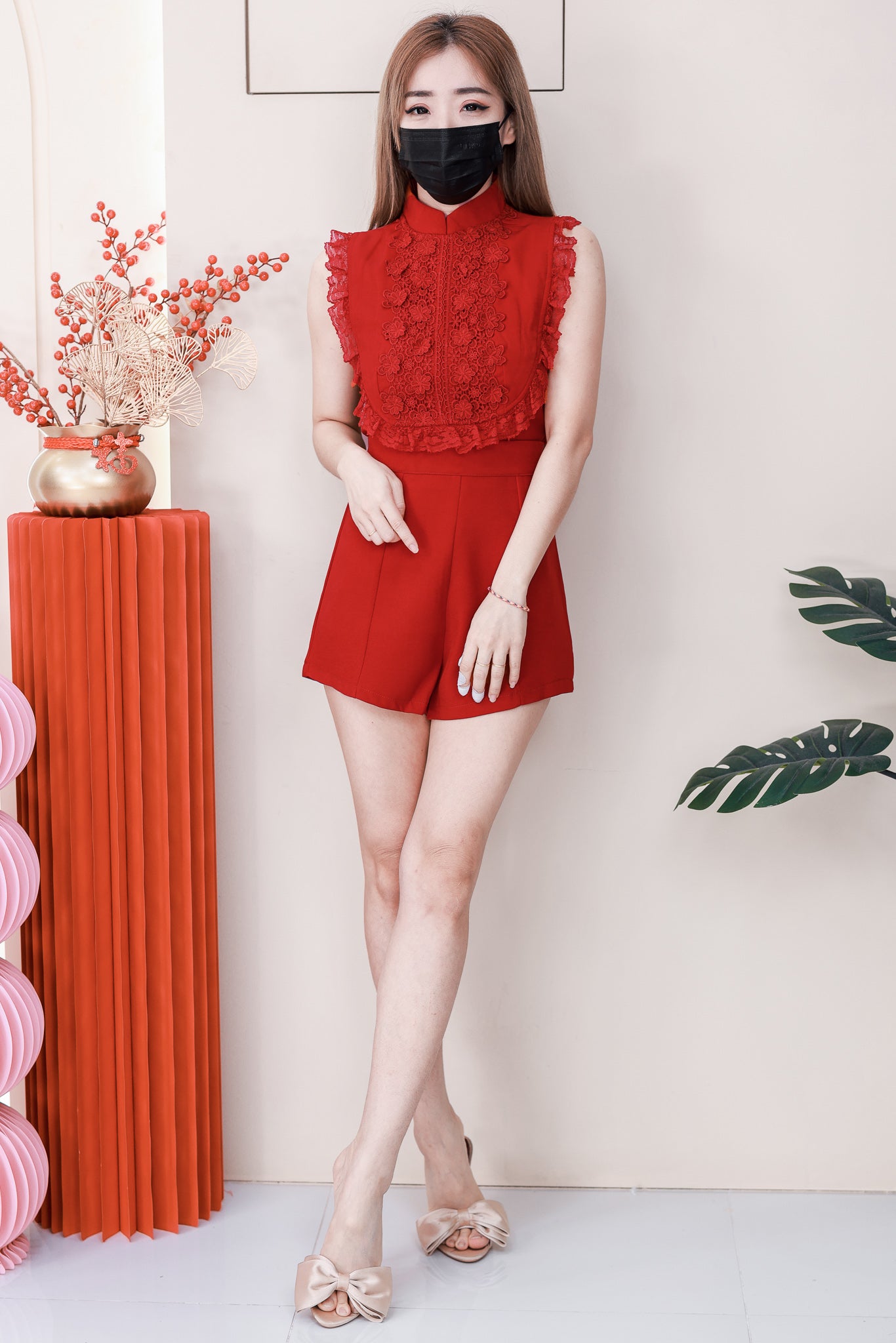 【SS8238591】【补厂家现货⚡️⚡️】高品质两件式新年款简约时搭西装套装 拼接桐花无袖上衣➕西装高腰百搭短裤，有口袋 ❤️❤️