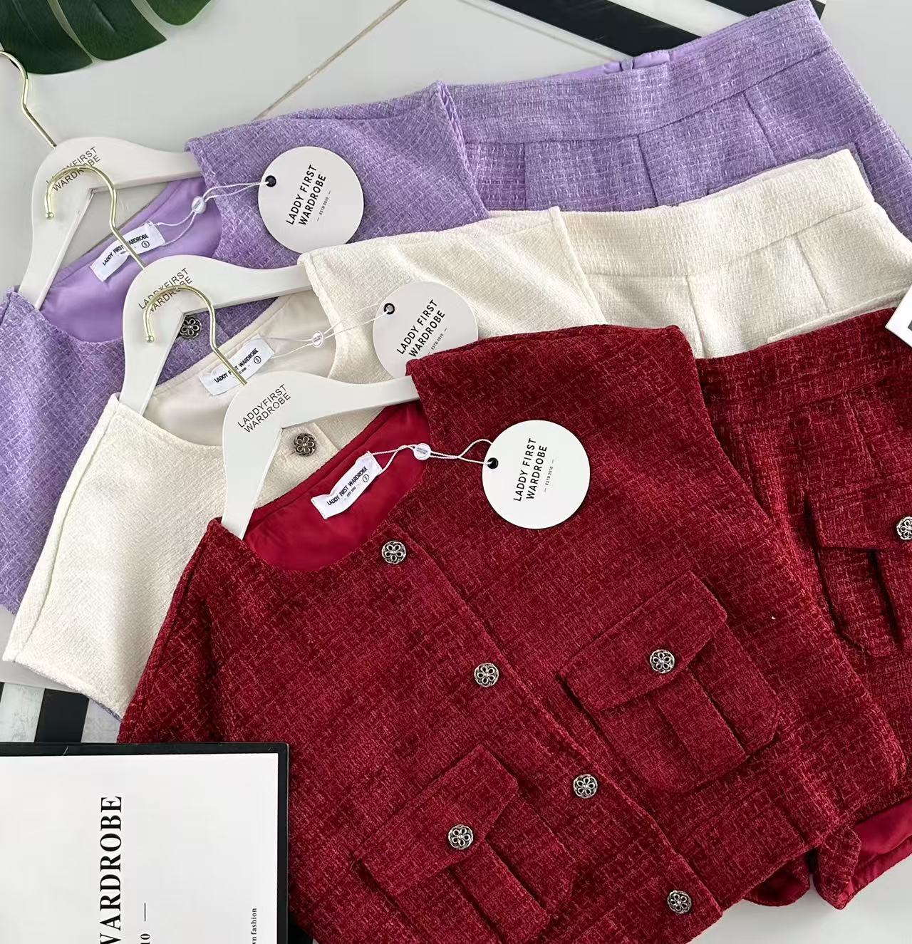 【SS3509】【LFW独家小圆饼】高品质两件式简约时尚小香风套装 小香风出袖上衣➕小香风高腰百搭短裤，有口袋 ❤️❤️