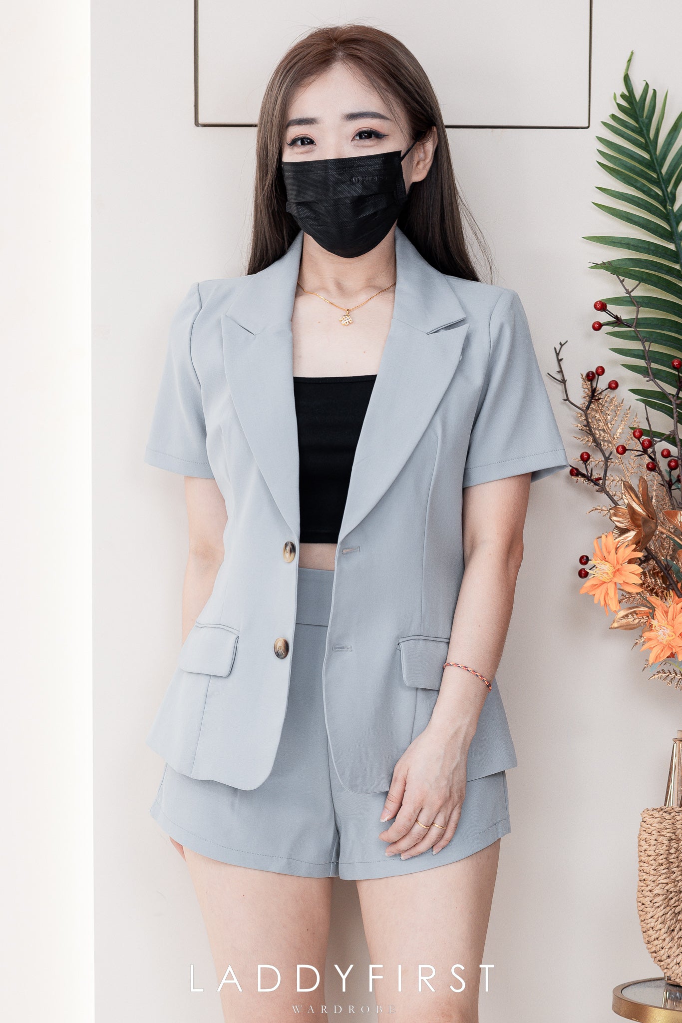 【SS3470】【LFW独家小圆饼】高品质两件式气质西装时装套装 V翻领短袖西装上衣/外套，有口袋➕西装高腰百搭短裤 , 有口袋 ❤❤