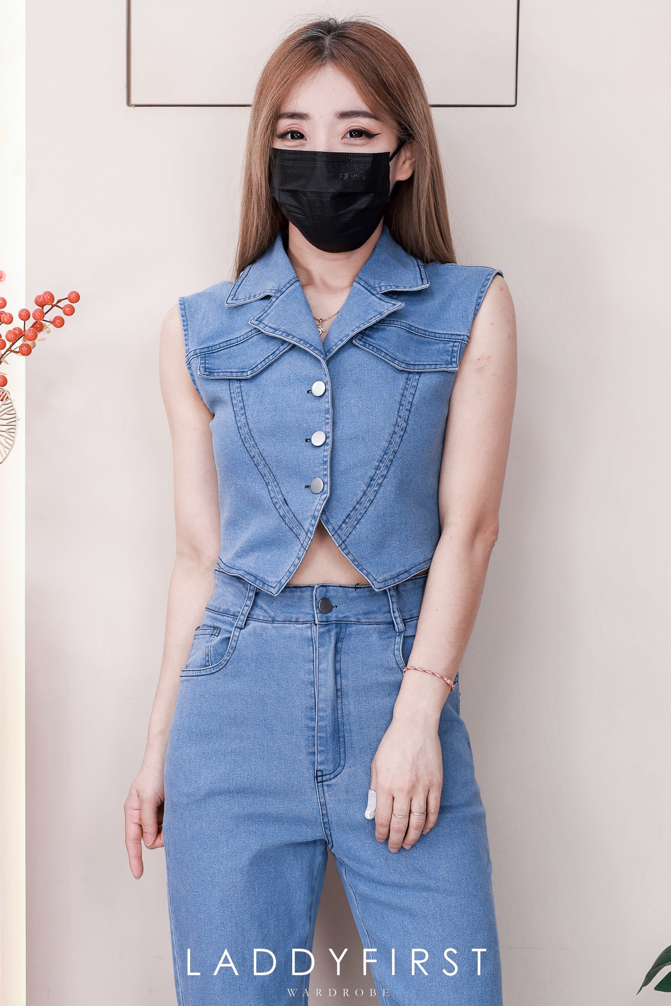 【SS520263】高品质质两件式韩式御姐风马甲式COTTON JEANS牛仔套装 马甲式牛仔上衣➕牛仔直筒高腰长裤，有口袋❤️❤️