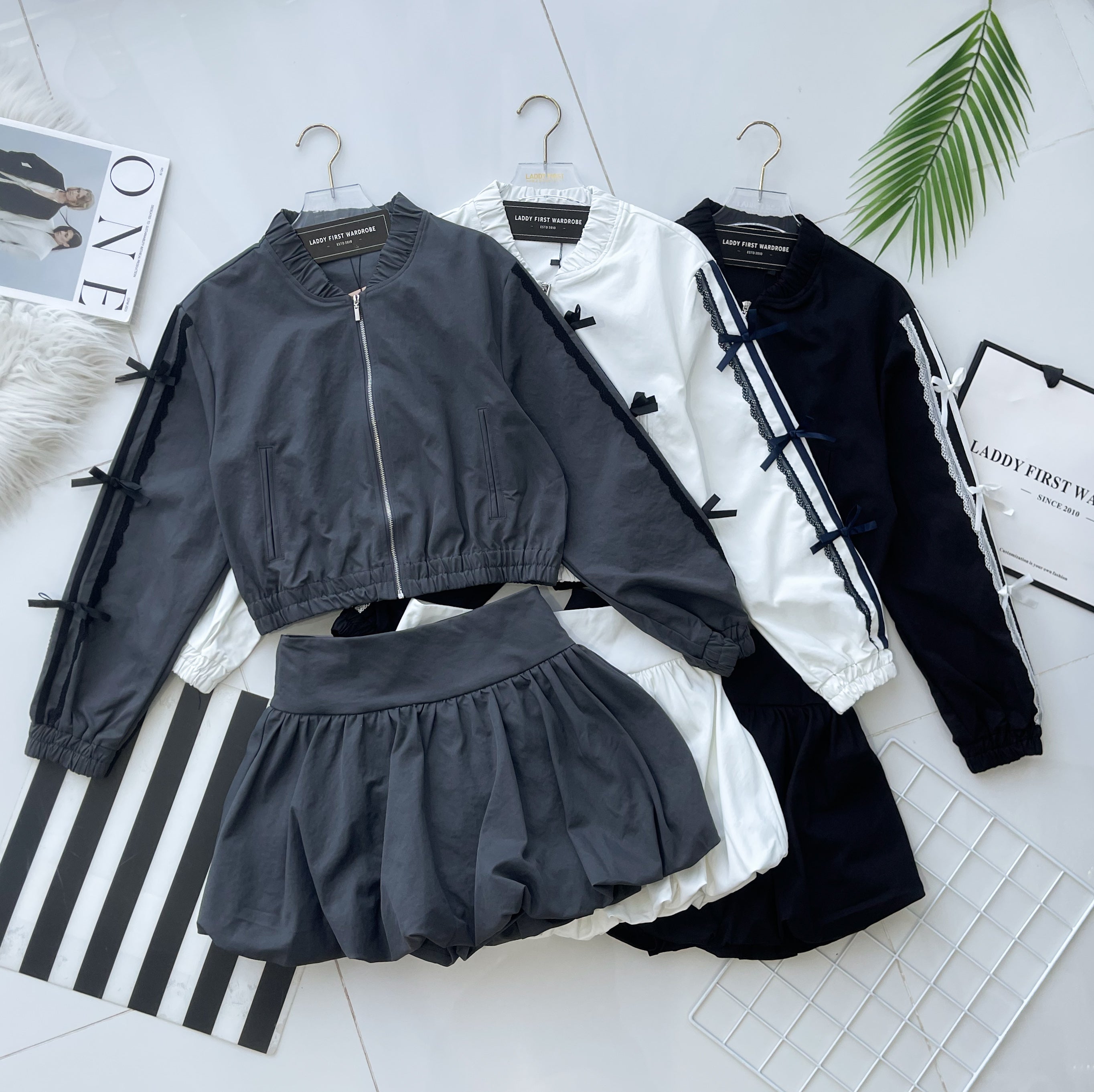【SS110984】【补厂家现货⚡⚡】高品质两件式拉线设计休闲套装 宽松长袖外套➕ 前后裙内层有里裤高腰百搭花苞裤裙❤️❤️