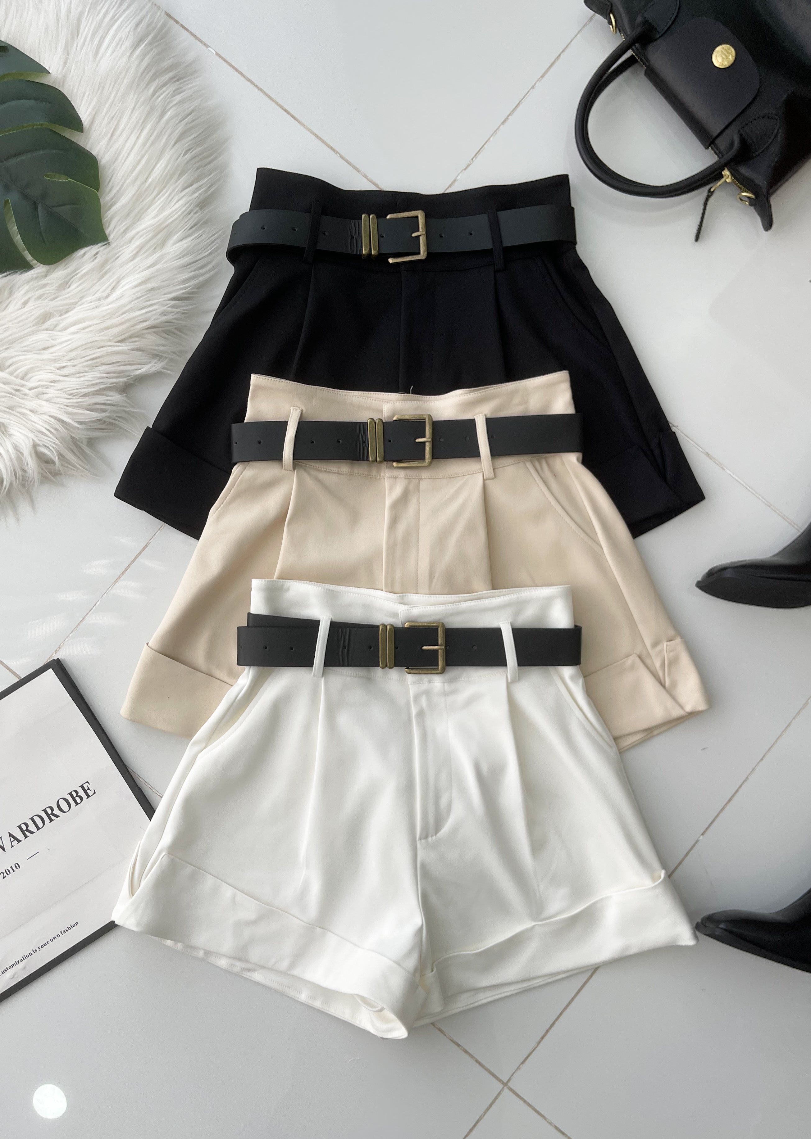 【S1919】高品质简约时尚厚实西装高腰显瘦百搭短裤，附送腰带，有口袋 ❤️❤️