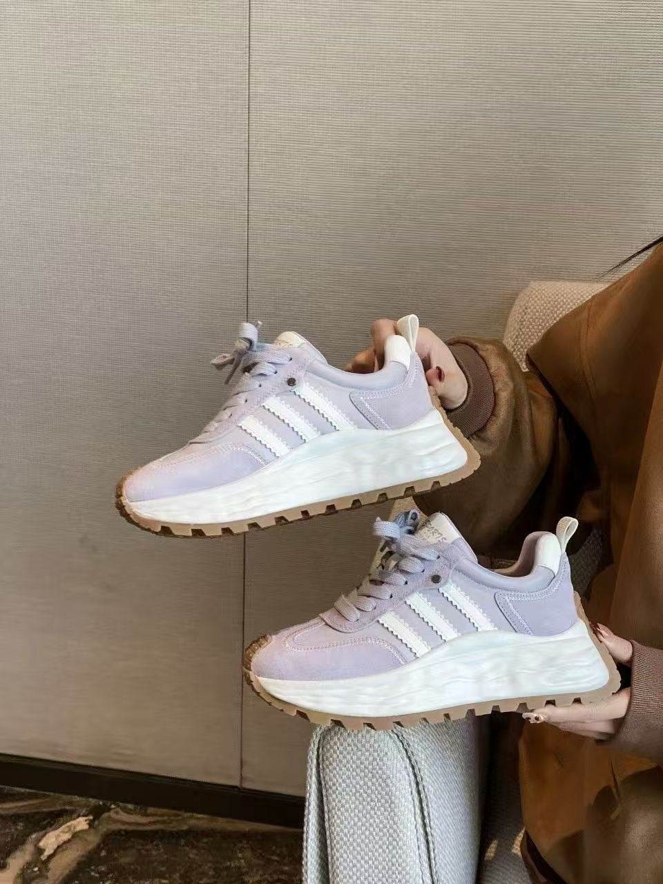 【R5577-1】🔅精选预售款🔅 高质量经典款松糕厚底阿甘鞋子 ❤️