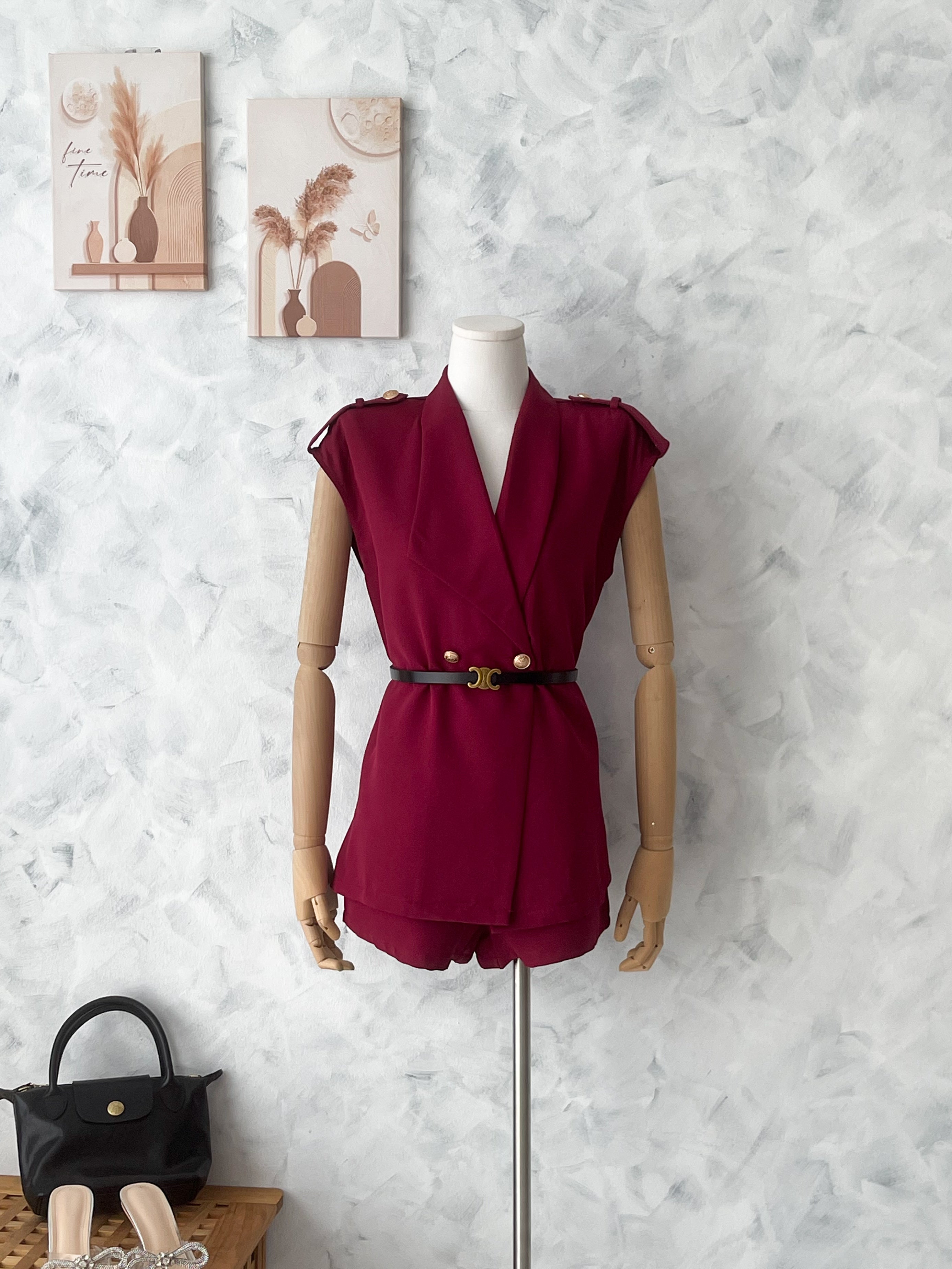 【SS98899】高品质两件式韩风气质西装套装 翻领无袖风衣西装上衣➕西装高腰百搭短裤，有口袋 ❤️❤️