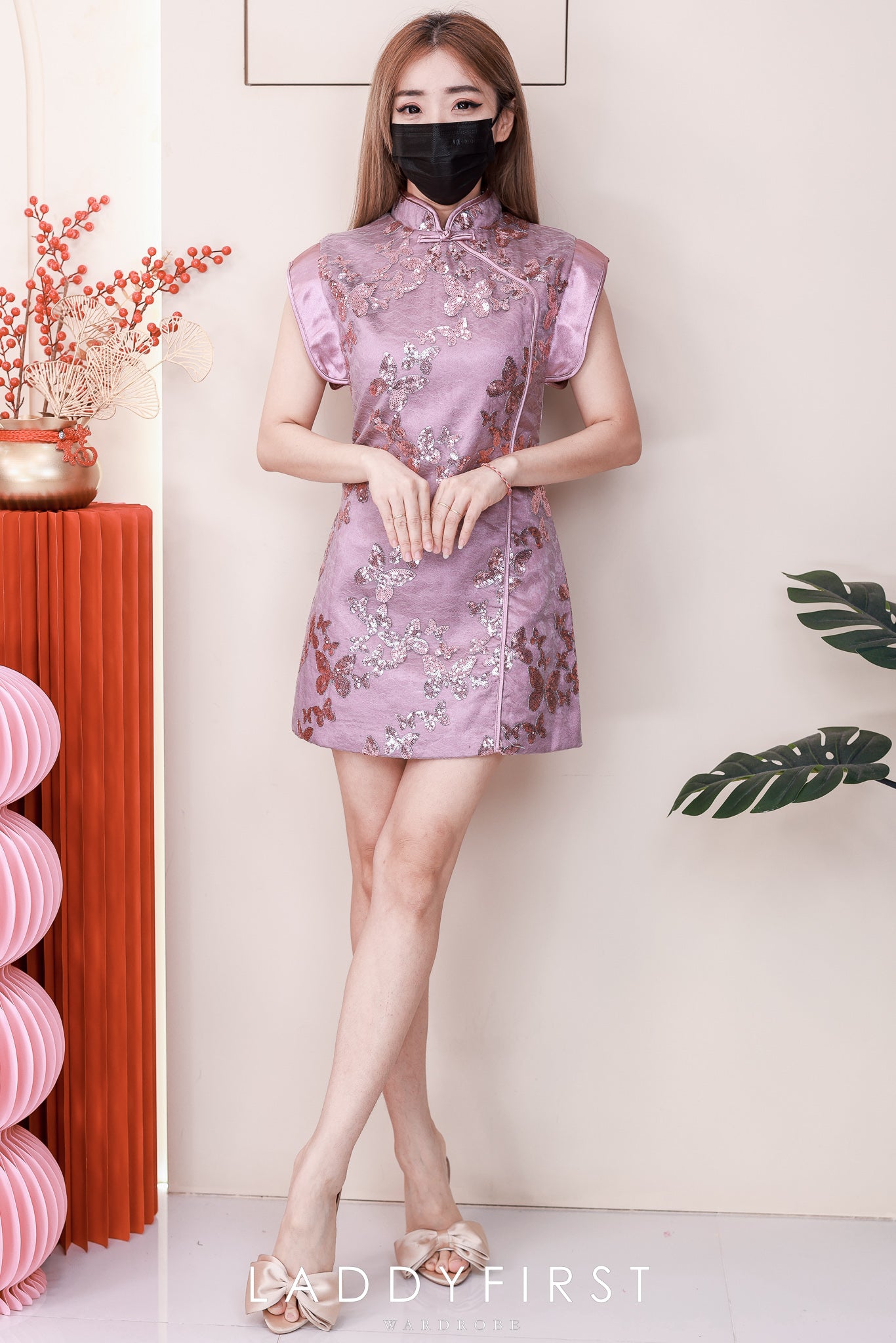 【D81565 / 62557】高品质贵气精美亮片蝴蝶结设计缎面旗袍连身裙子 ❤❤