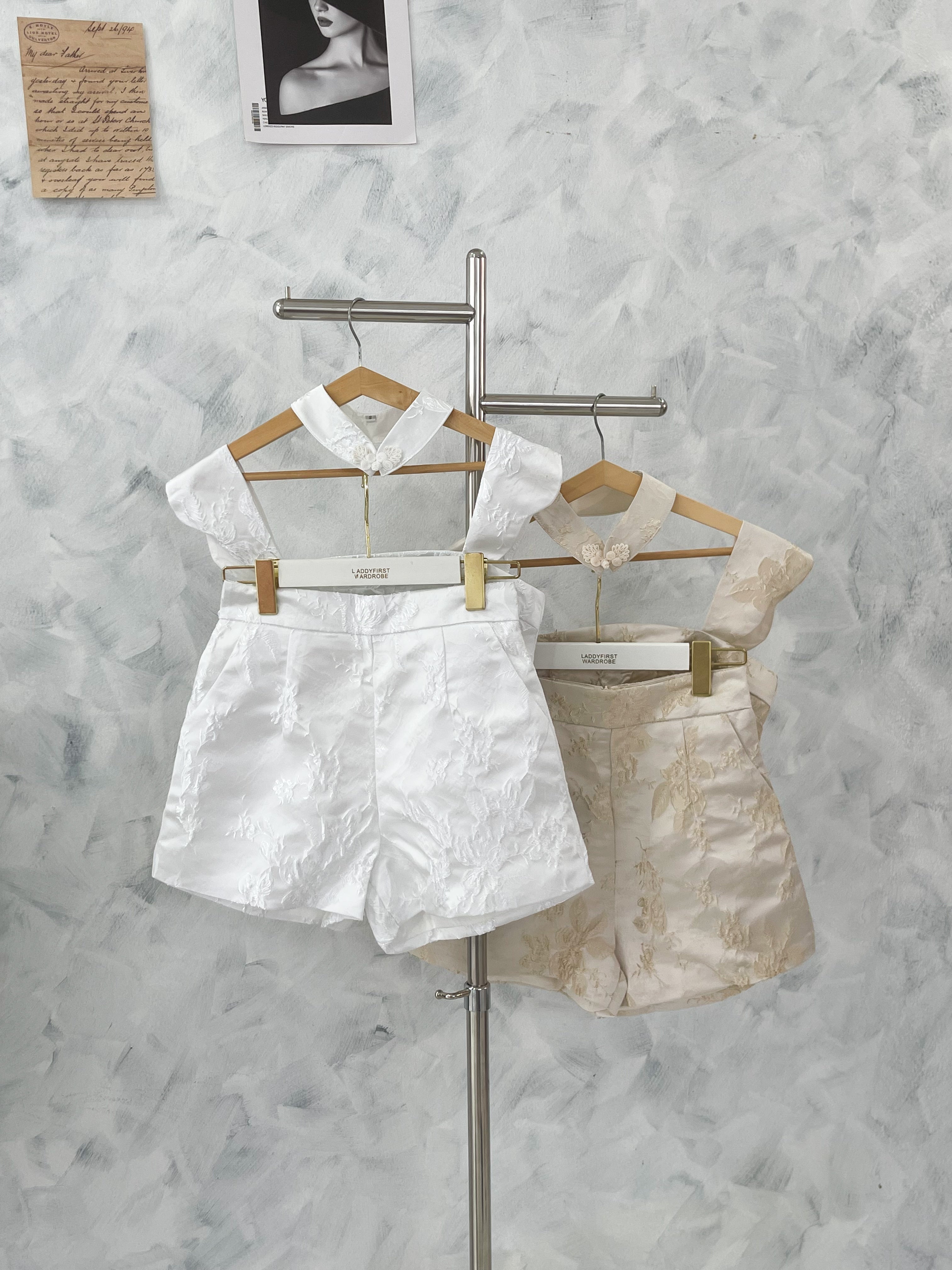 【SS21810 / 37472】高品质两件式高档气质国风新中式提花旗袍套装 无袖肩带旗袍上衣➕提花高腰短裤，有口袋 ❤️❤️