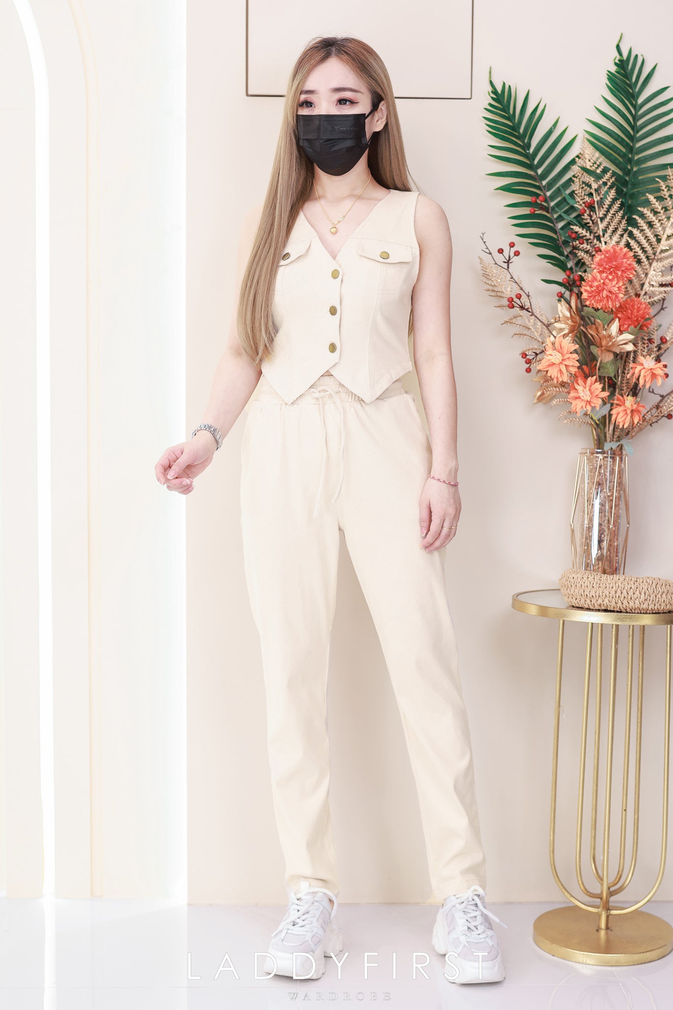 【SS41137】高品质两件式韩版马甲式COTTON JEANS牛仔套装  马甲式牛仔上衣/外套➕牛仔松紧腰高腰百搭长裤，有口袋 ❤️❤️