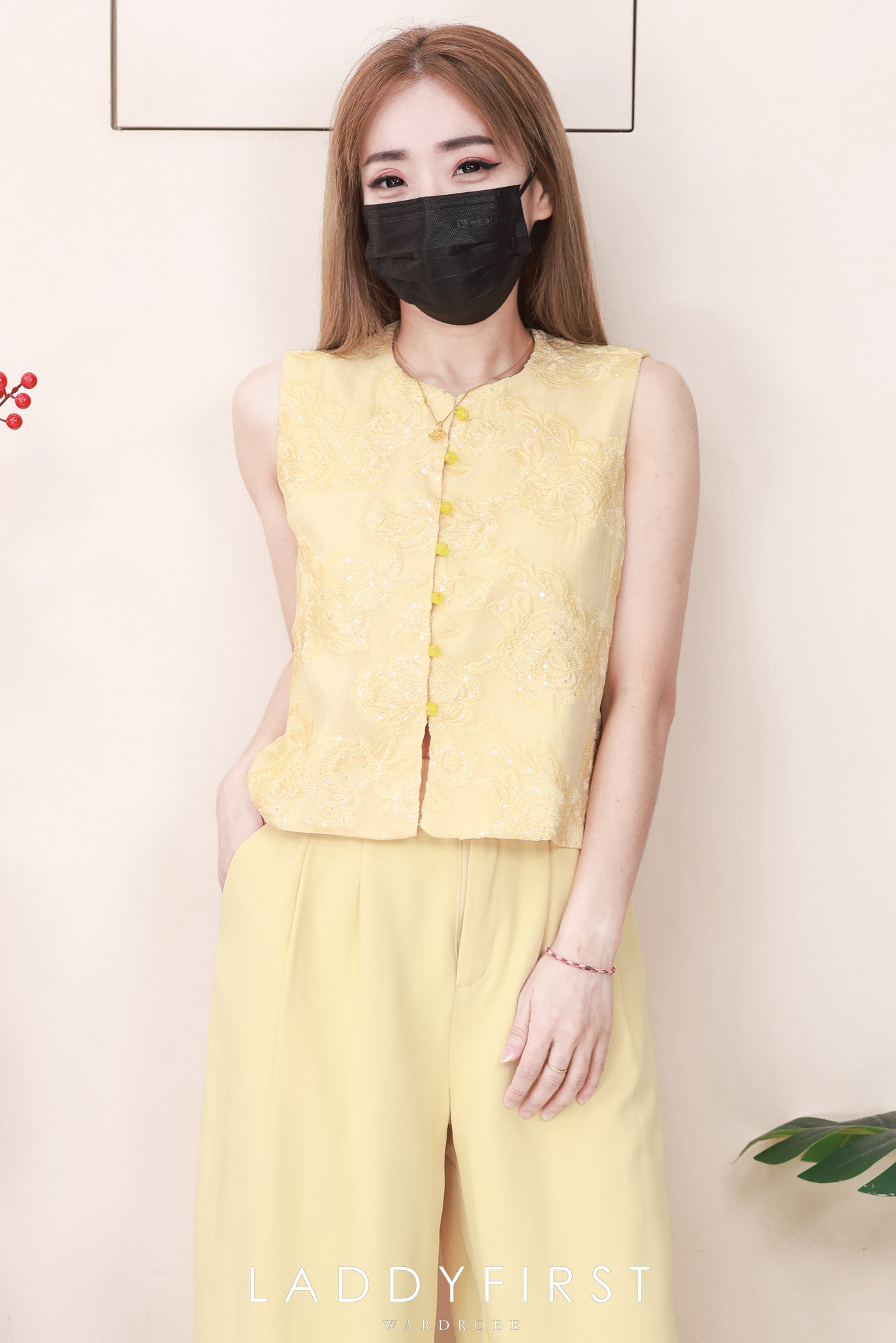 【SS21828 / 65230】高品质两件式高端大气气质优雅旗袍套装 网纱绣花宽松版上衣➕西装垂感阔脚高腰长裤，有口袋 ❤️❤️