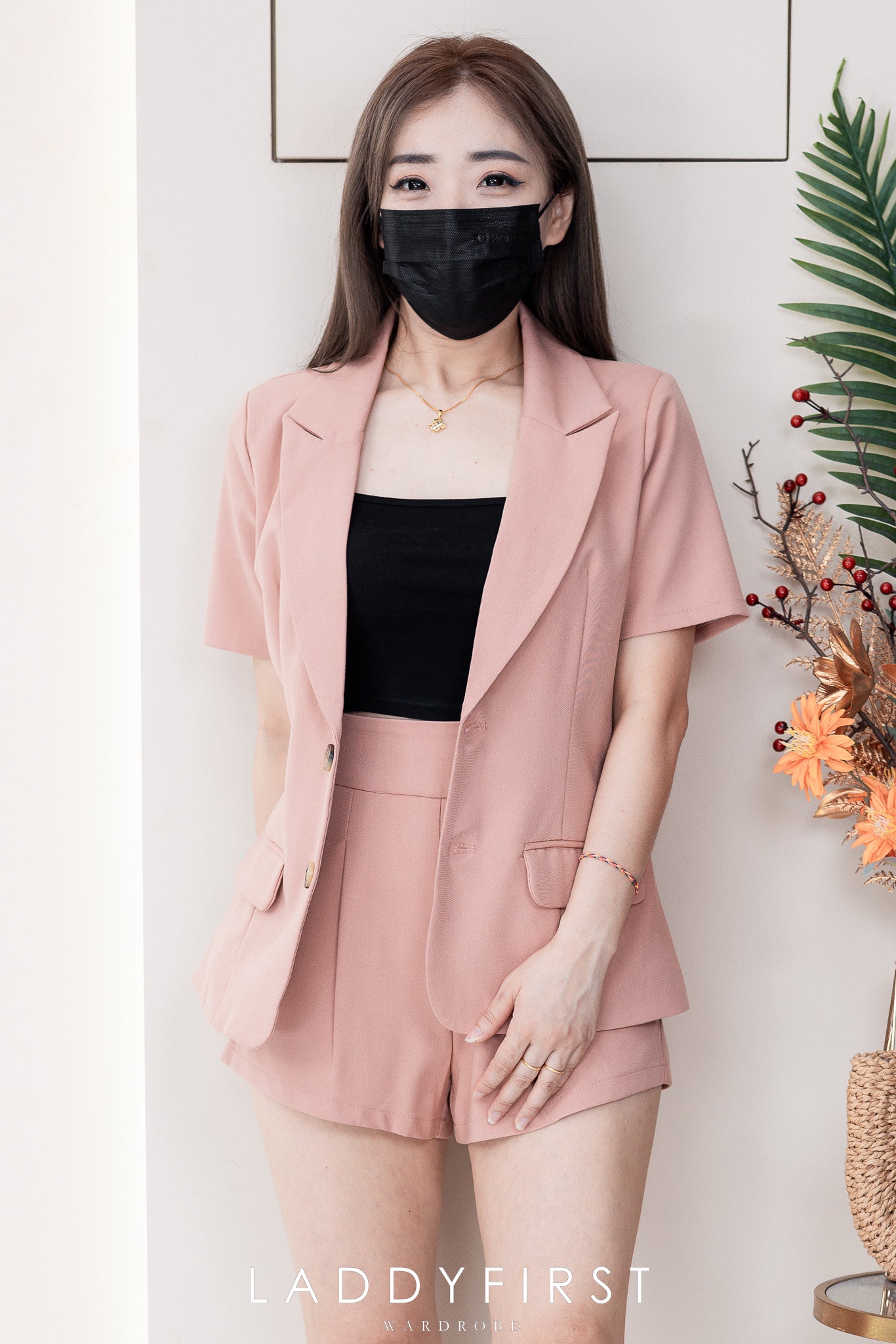 【SS3470】【LFW独家小圆饼】高品质两件式气质西装时装套装 V翻领短袖西装上衣/外套，有口袋➕西装高腰百搭短裤 , 有口袋 ❤❤