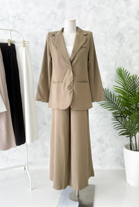 【SS2516】高品质两件式Oversized OL LOOK 气质西装套装 V翻领长袖西装外套➕宽腿阔脚西装高腰百搭长裤，有口袋 ❤️❤️ 【A- R1-C6】