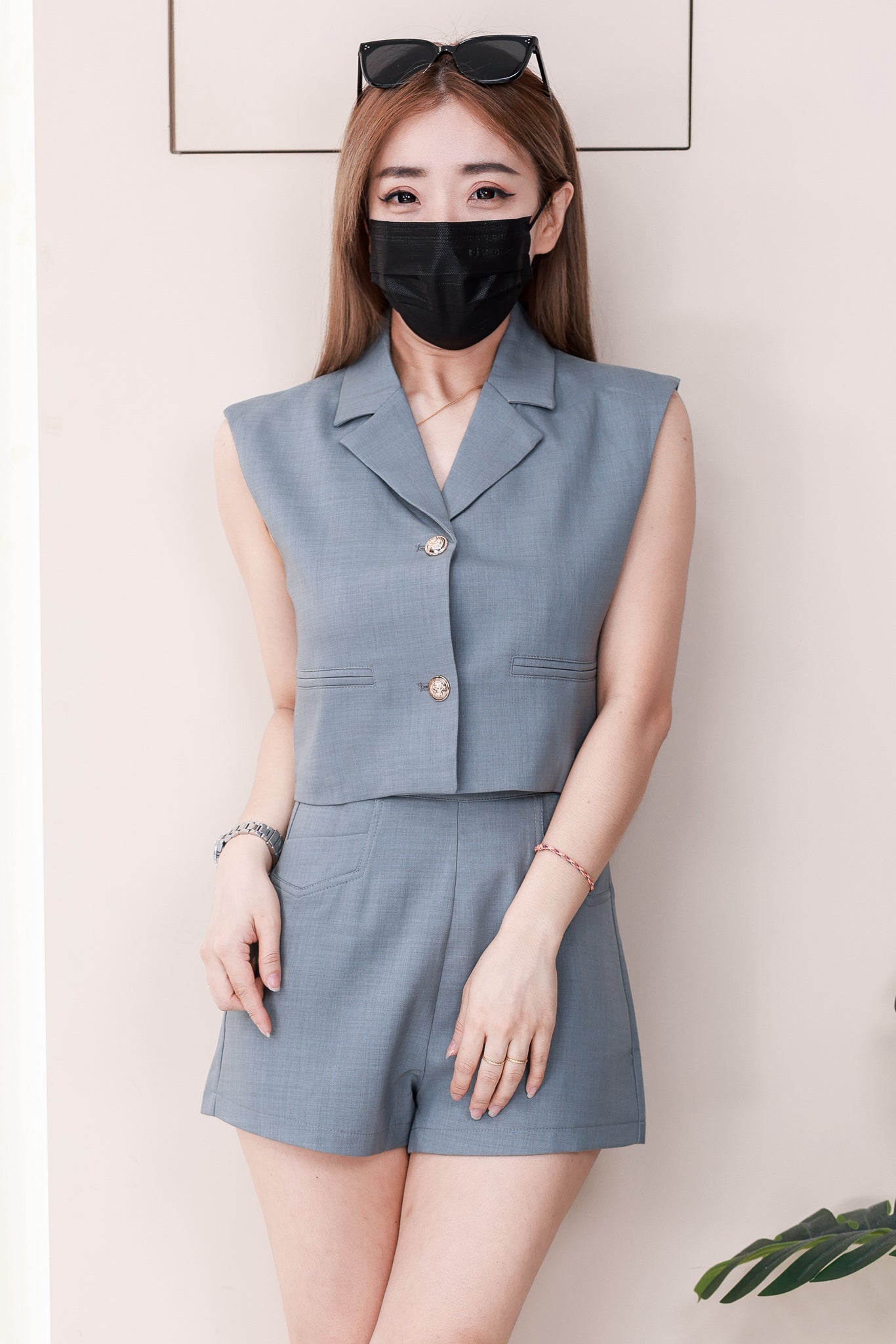 【SS20787】高品质两件式韩系西装简约时尚百搭套装 V翻领无袖西装上衣➕西装高腰百搭短裤，有口袋 ❤️❤️【A-R1-C1】