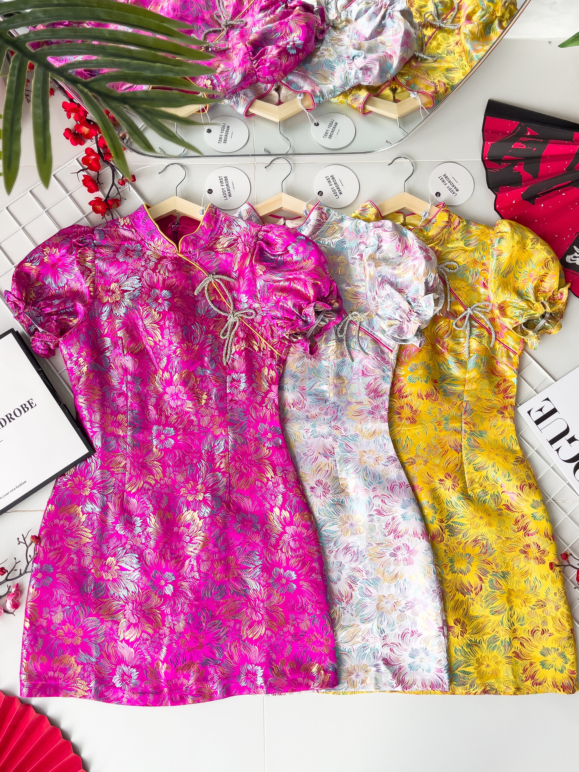 【D8235271】独家爆款优雅气质国风立领泡泡袖显腰身提花旗袍连身裙子，搭配精致蝴蝶结水钻针扣点缀【B-R3-C4】