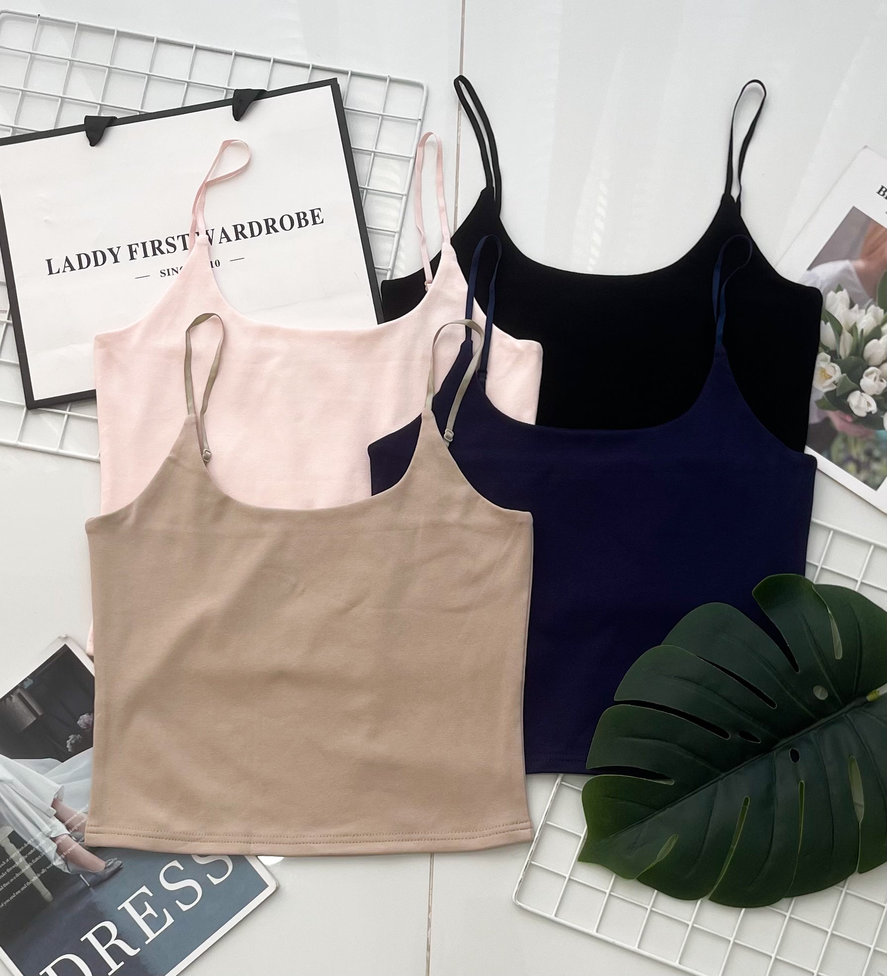 【T14618 / 9192】高品质前双层无痕纯棉弹力自调无袖肩带内搭上衣 ❤️❤️