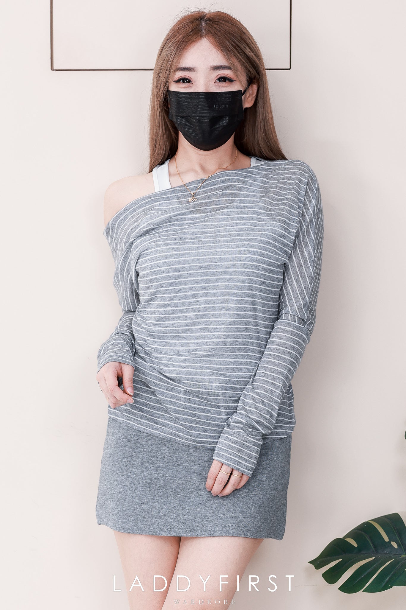 【SS693】高品质三件套韩式时尚套装 内搭上衣➕斜肩长袖上衣➕抽绳松紧弹力高腰裙子，内层有里布短裤，有口袋❤️❤️