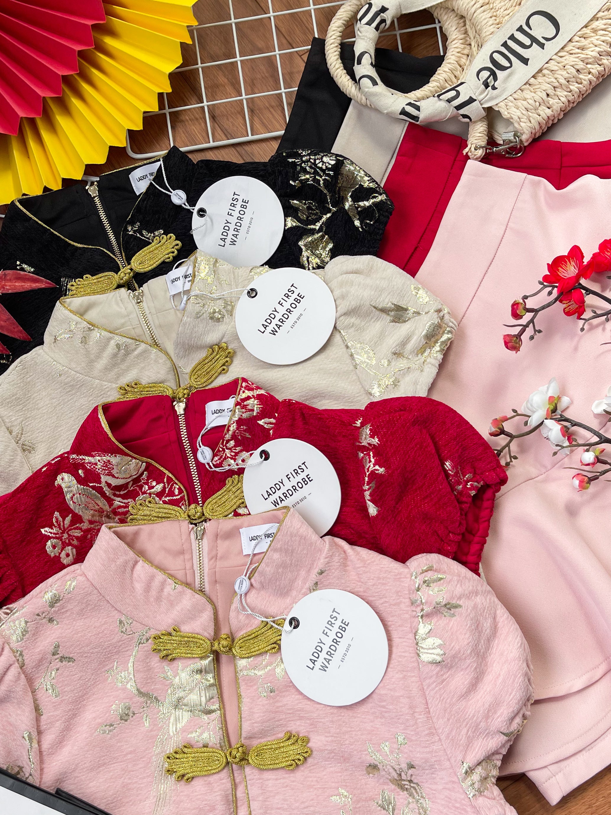 【SS3499】【LFW独家小圆饼】高品质两件式新中式高端国风提花旗袍套装 精致金线盘扣提花旗袍上衣➕荷叶下摆西装高腰百搭裤裙 ❤️❤️【A-R3-C6】