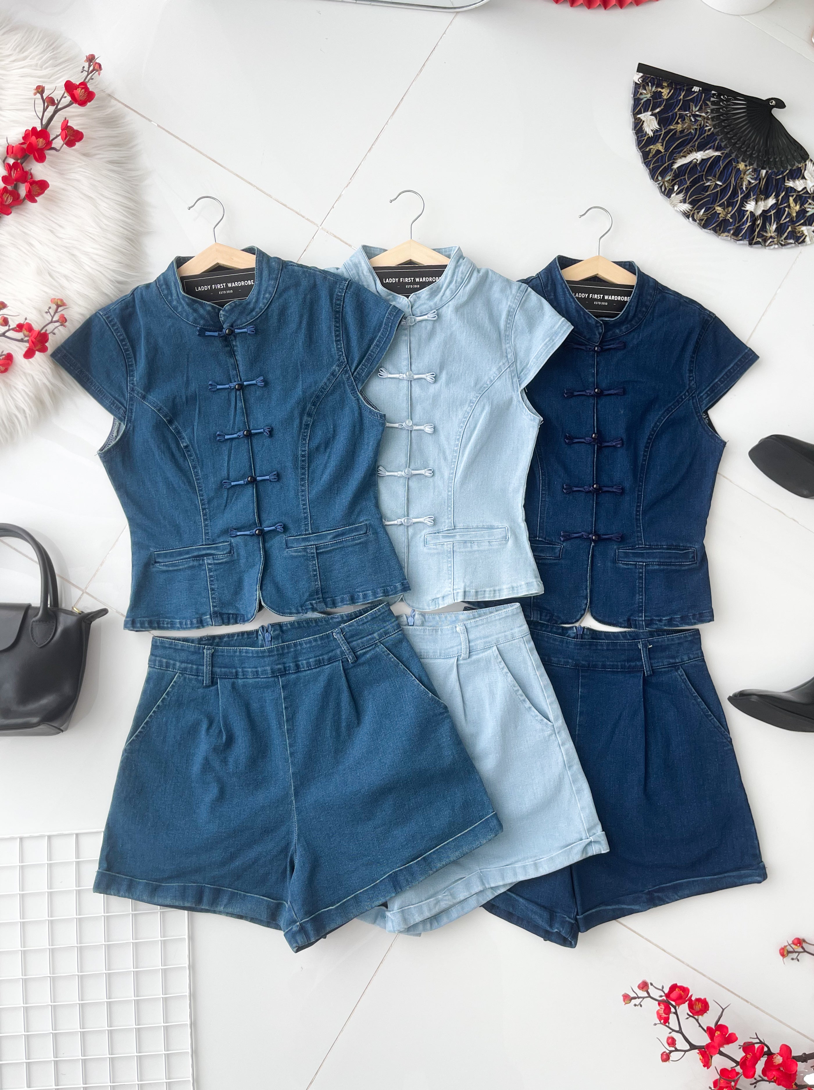 【SS98896】高品质两件式复古新中式牛仔旗袍套装 排盘扣设计出袖旗袍上衣➕牛仔高腰百搭短裤，有口袋 ❤️❤️