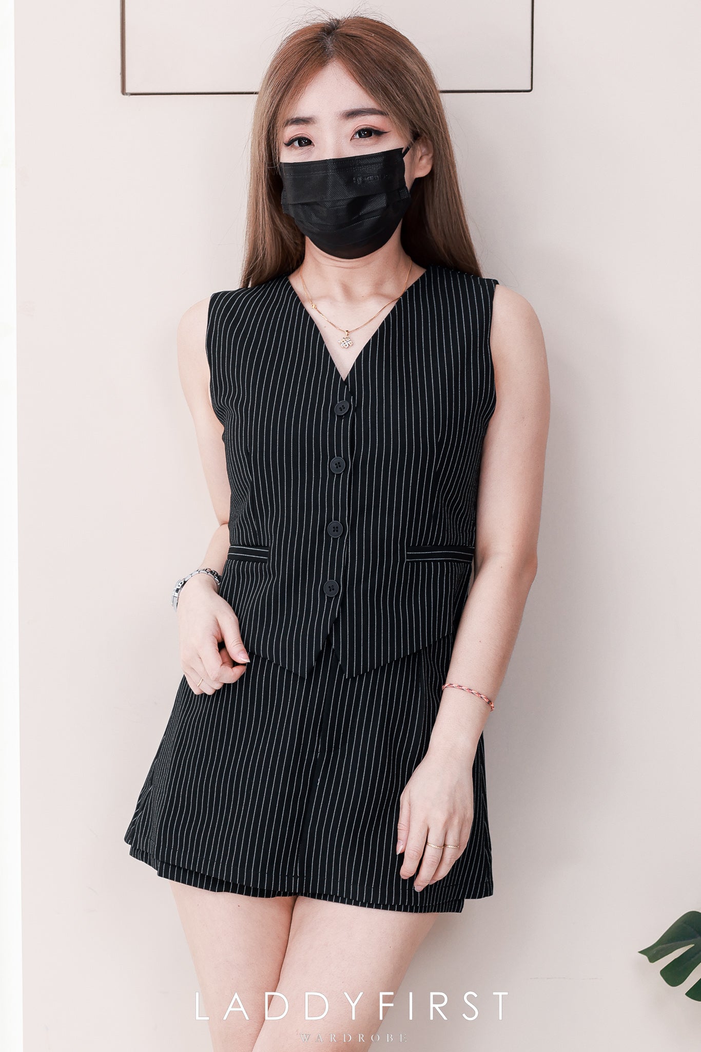 【SS2533】高品质两件式御姐风线条马甲式西装套装 马甲式上衣➕前后裙子高腰百搭裤裙，有口袋 ❤️❤️