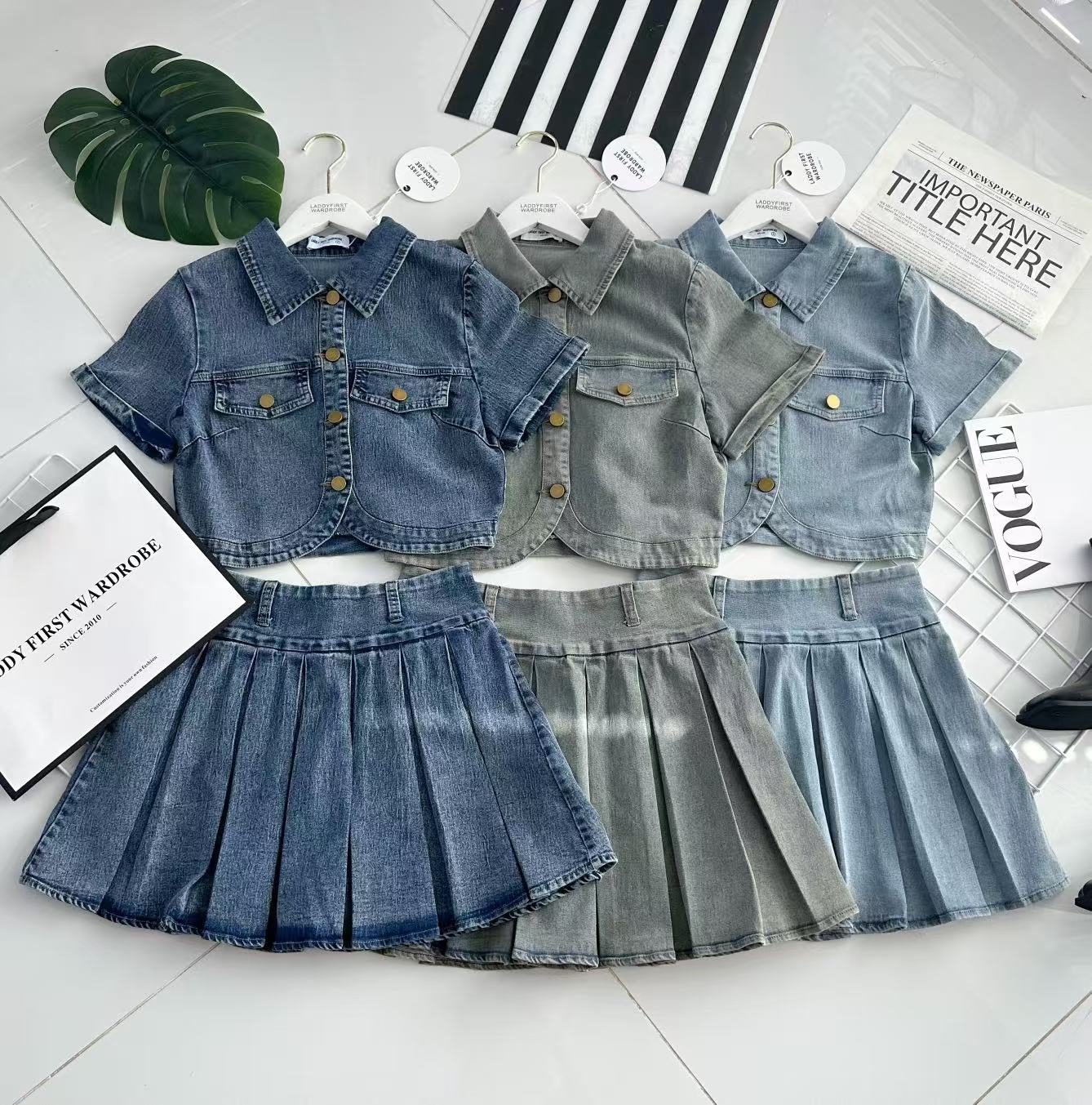 【SS3459】【LFW独家小圆饼】高品质两件式韩式学院风减龄款COTTON JEANS牛仔弹力时尚套装 翻领短袖牛仔上衣/小外套➕减龄牛仔百褶高腰百搭裙子，内层有里布短裤 ❤️❤️