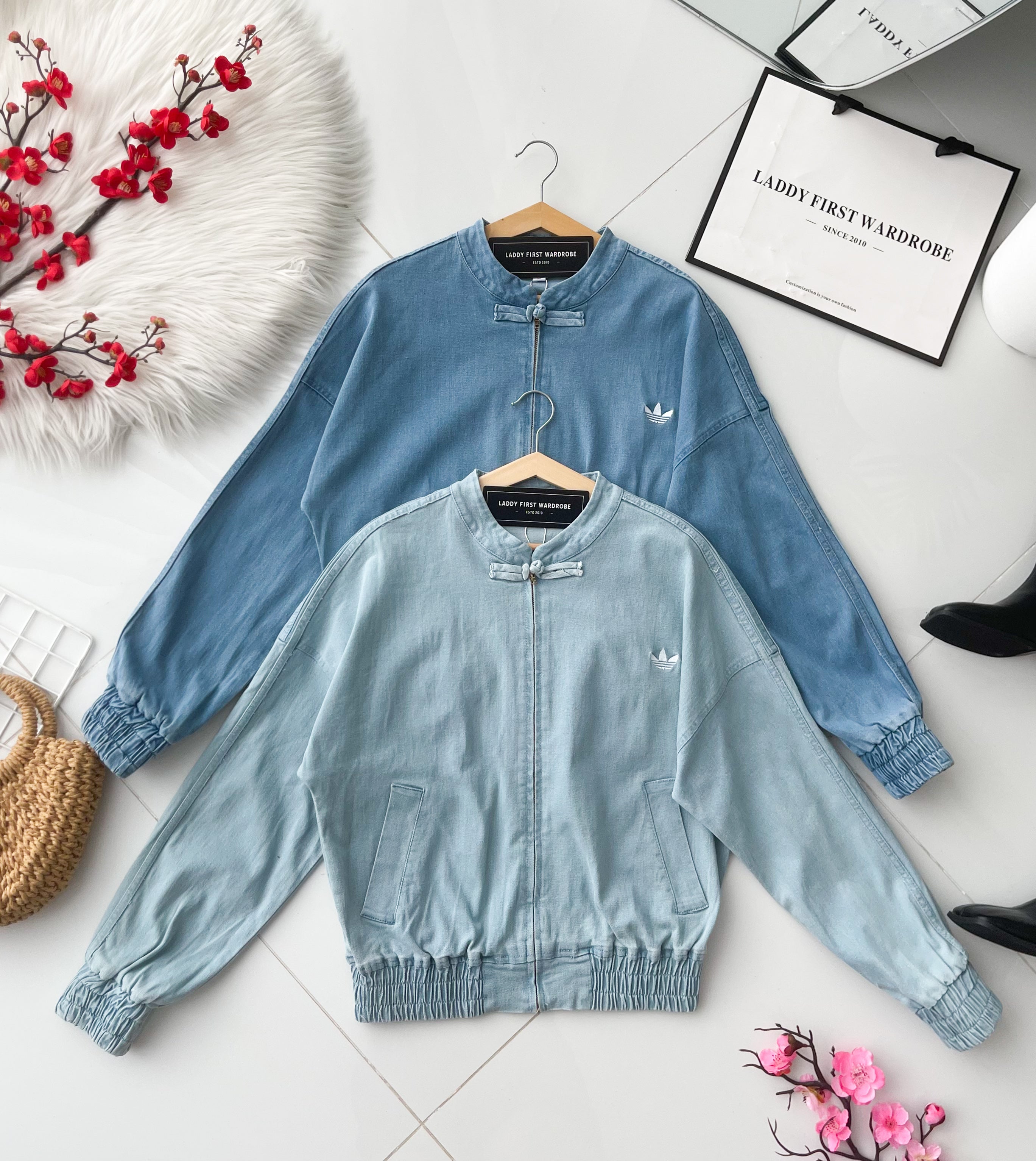 【T14402 / 37639】高品质刺绣三叶草运动风新中式牛仔长袖外套，有口袋 ❤❤