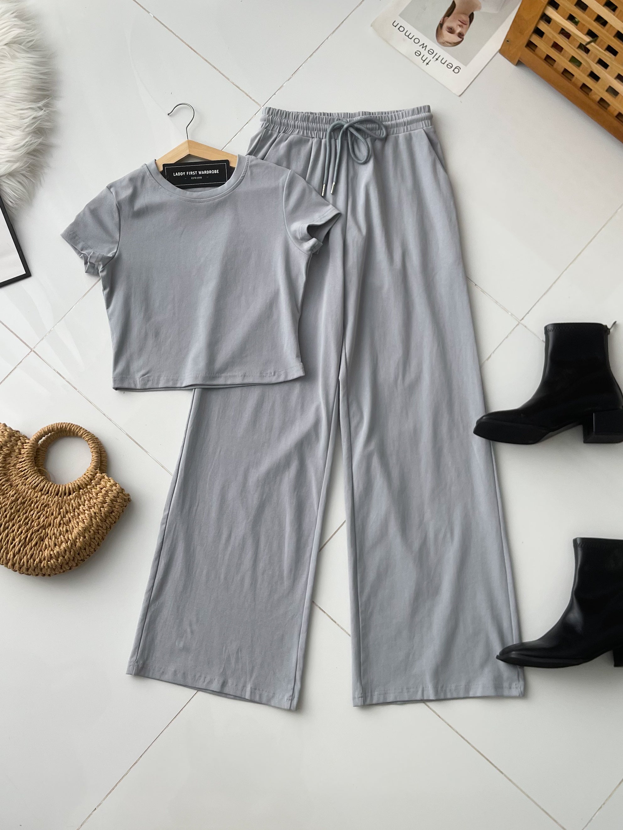 【SS21830 / 3453】高品质两件式纯棉弹力简约休闲百搭套装 纯棉弹力百搭上衣➕松紧腰弹力休闲百搭长裤，有口袋 ❤️❤️