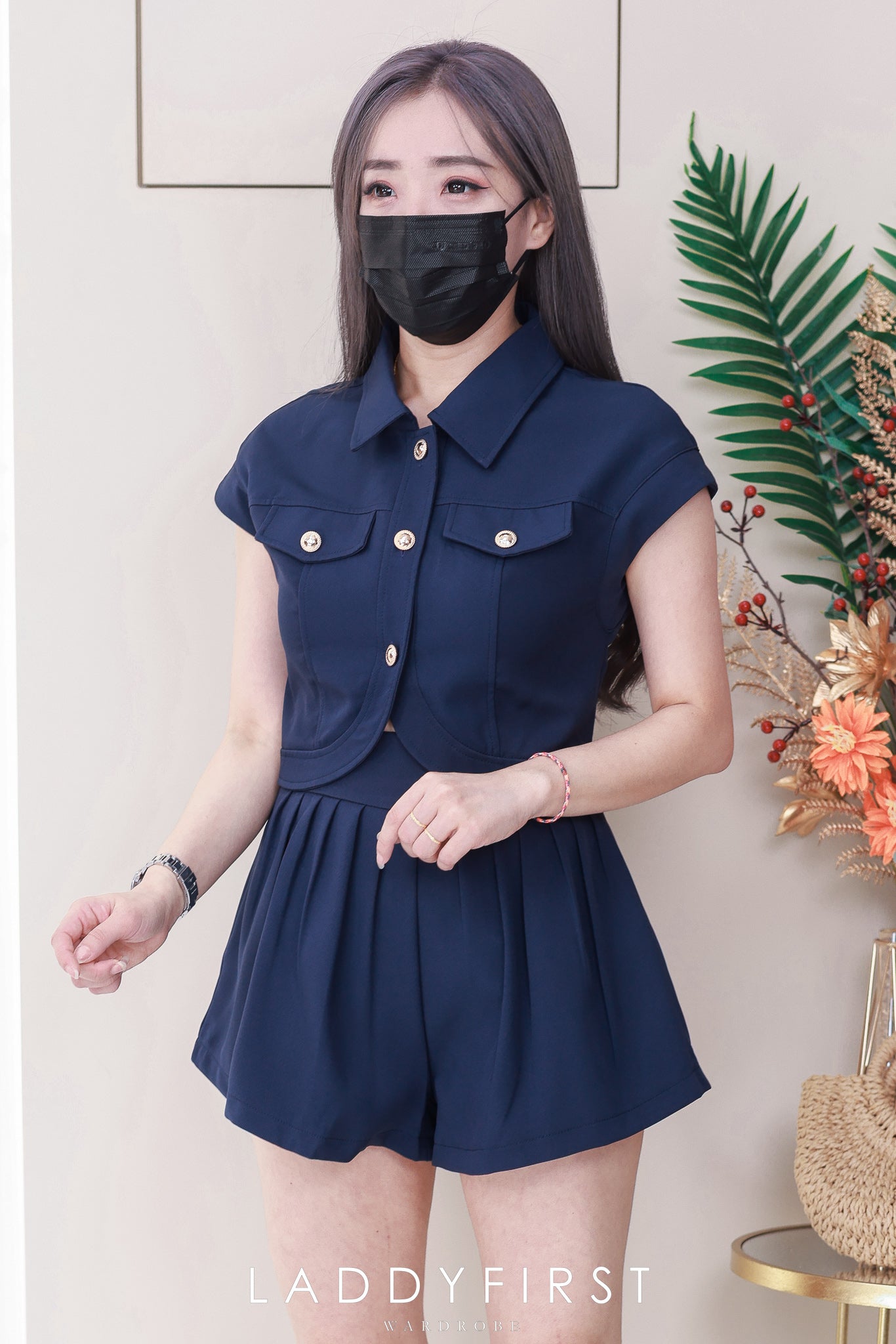 【SS3517】【LFW独家小圆饼】高品质两件高端气质西装时尚百搭套装 翻领出袖西装上衣➕百褶宽腿高腰百搭短裤，有口袋 ❤️❤️