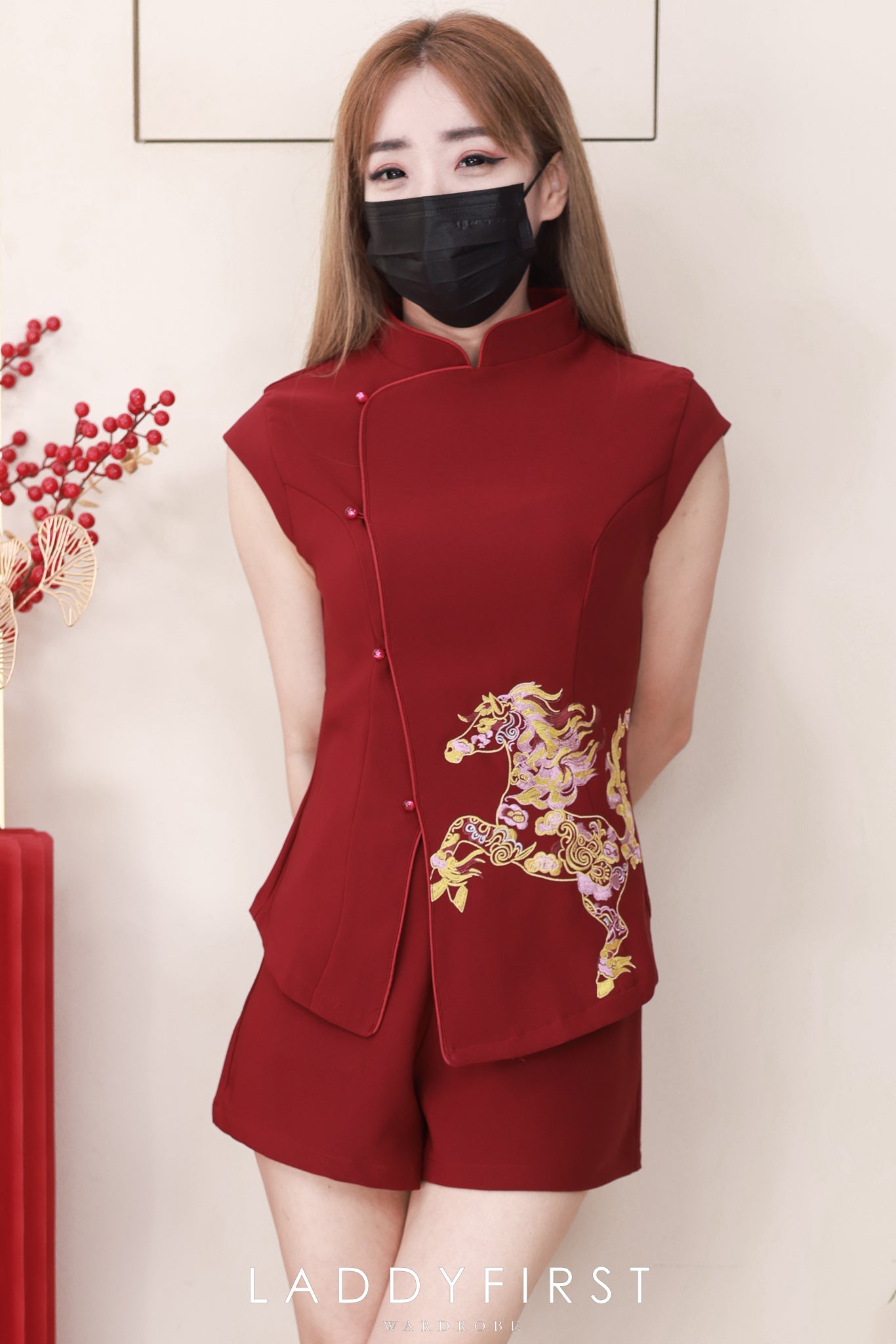 【SS55351-1】⚡补货预订款⚡高品质两件式复古国风新中式旗袍套装 立领旗袍上衣➕西装高腰百搭短裤，有口袋 ❤️❤️