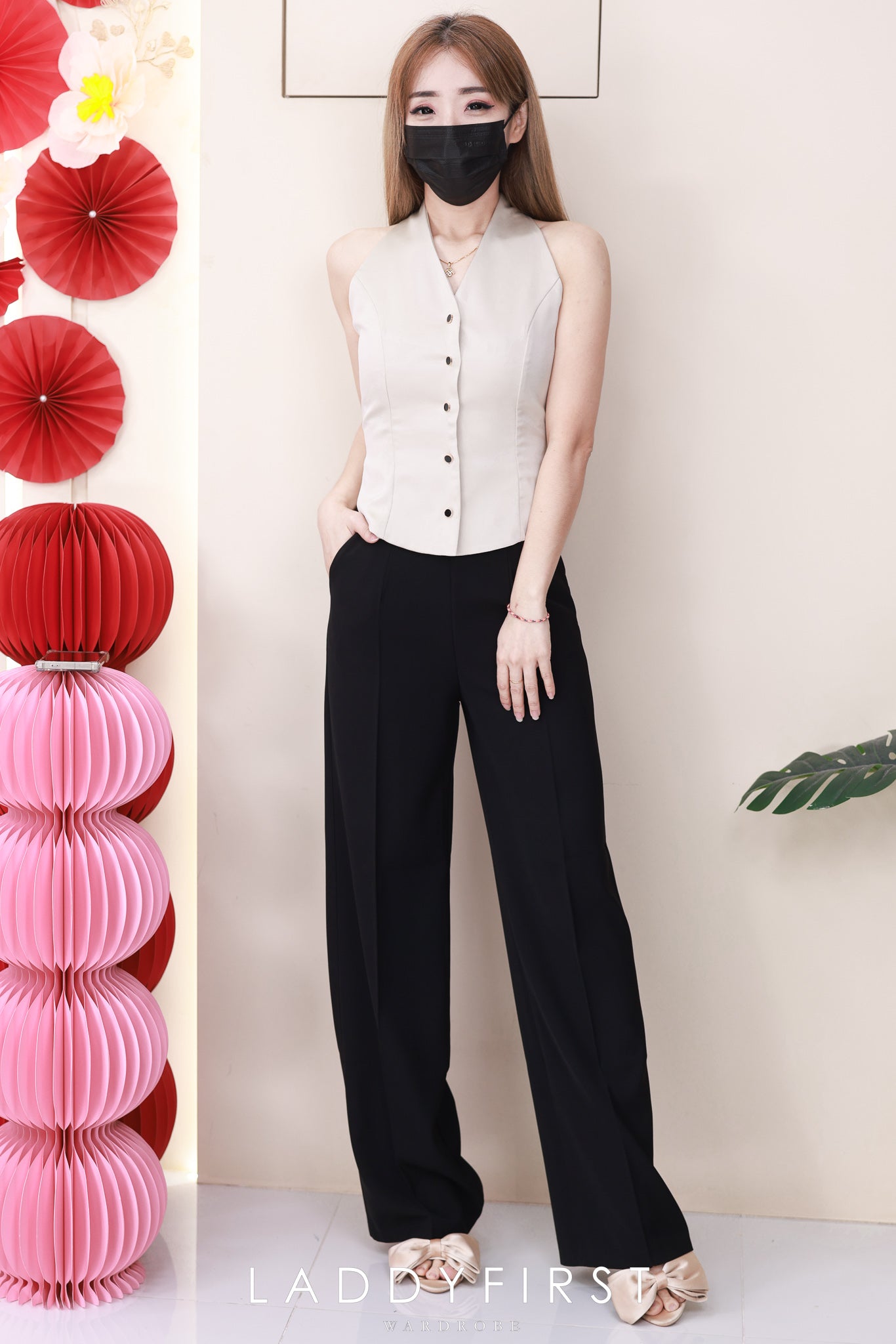 【T2799】高品质御姐风肖肩露锁骨马甲式缎面气质上衣 ❤❤