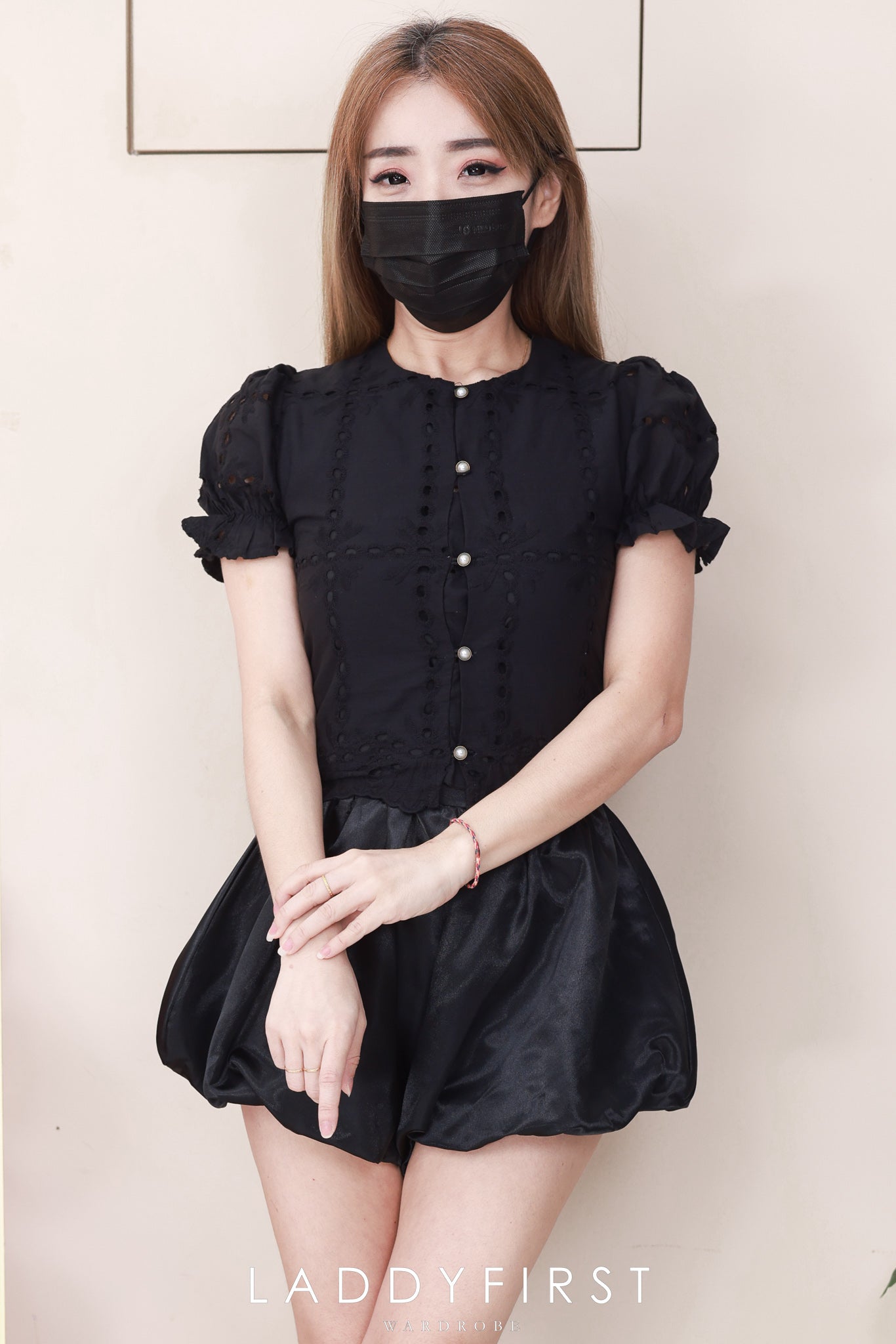 【SS8237531】高品质两件式桐花拼接缎面时尚套装 泡泡袖桐花上衣➕缎面花苞高腰百搭短裤 ❤️❤️ 【A-R1-C4】